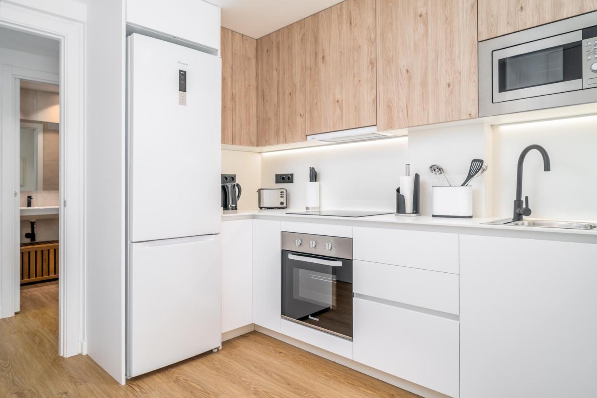 Limehome Barcelona Placa Pirineus Apartamento