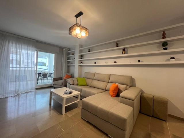 Puerto Marina Apartment *
