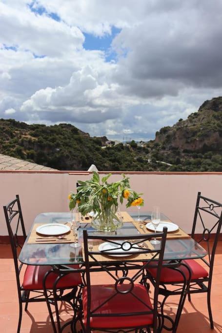 La Casa Colores Casares