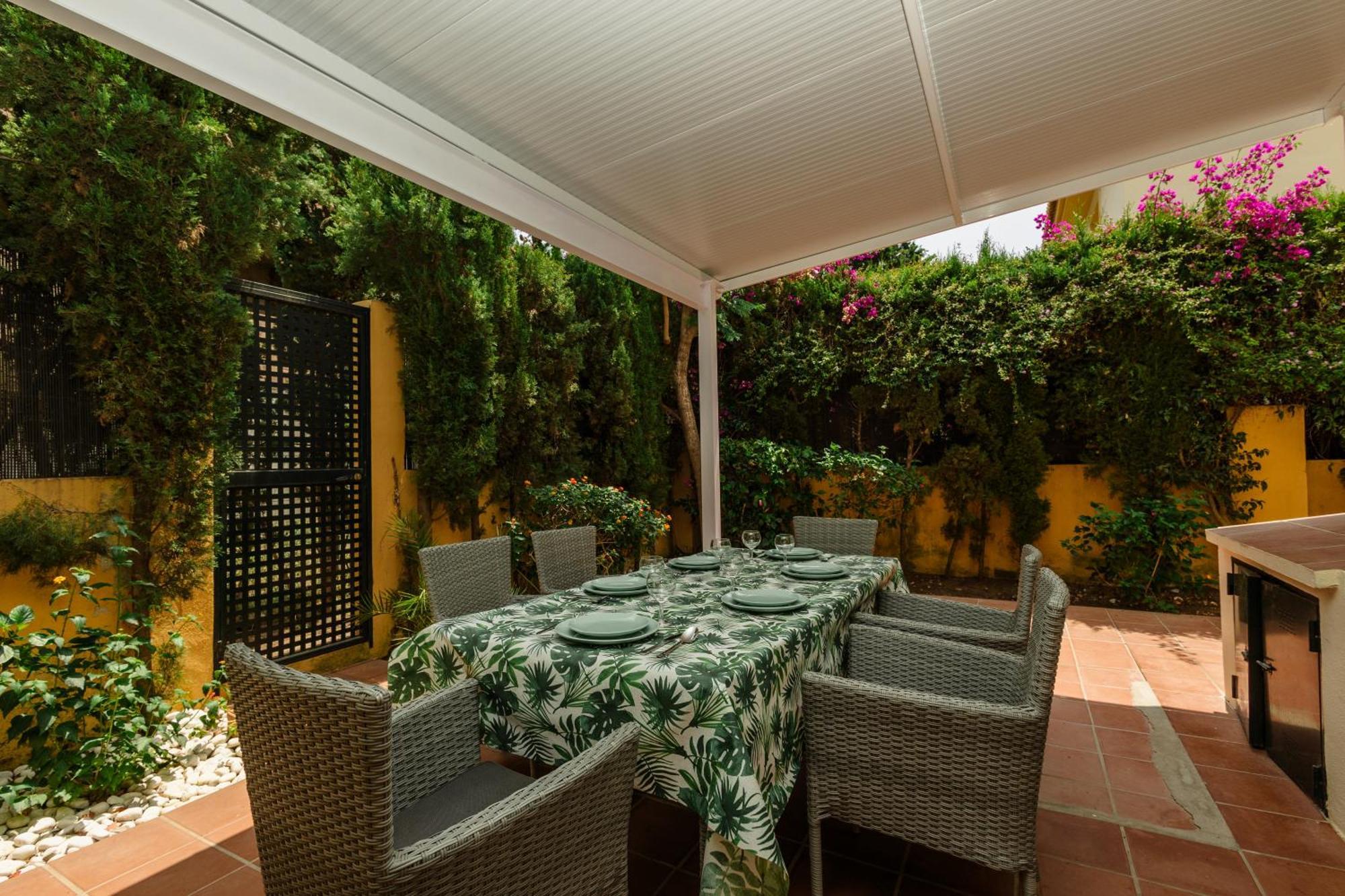 Holiday home Beautiful Townhouse Walking Distance To The In Costabella, Marbella