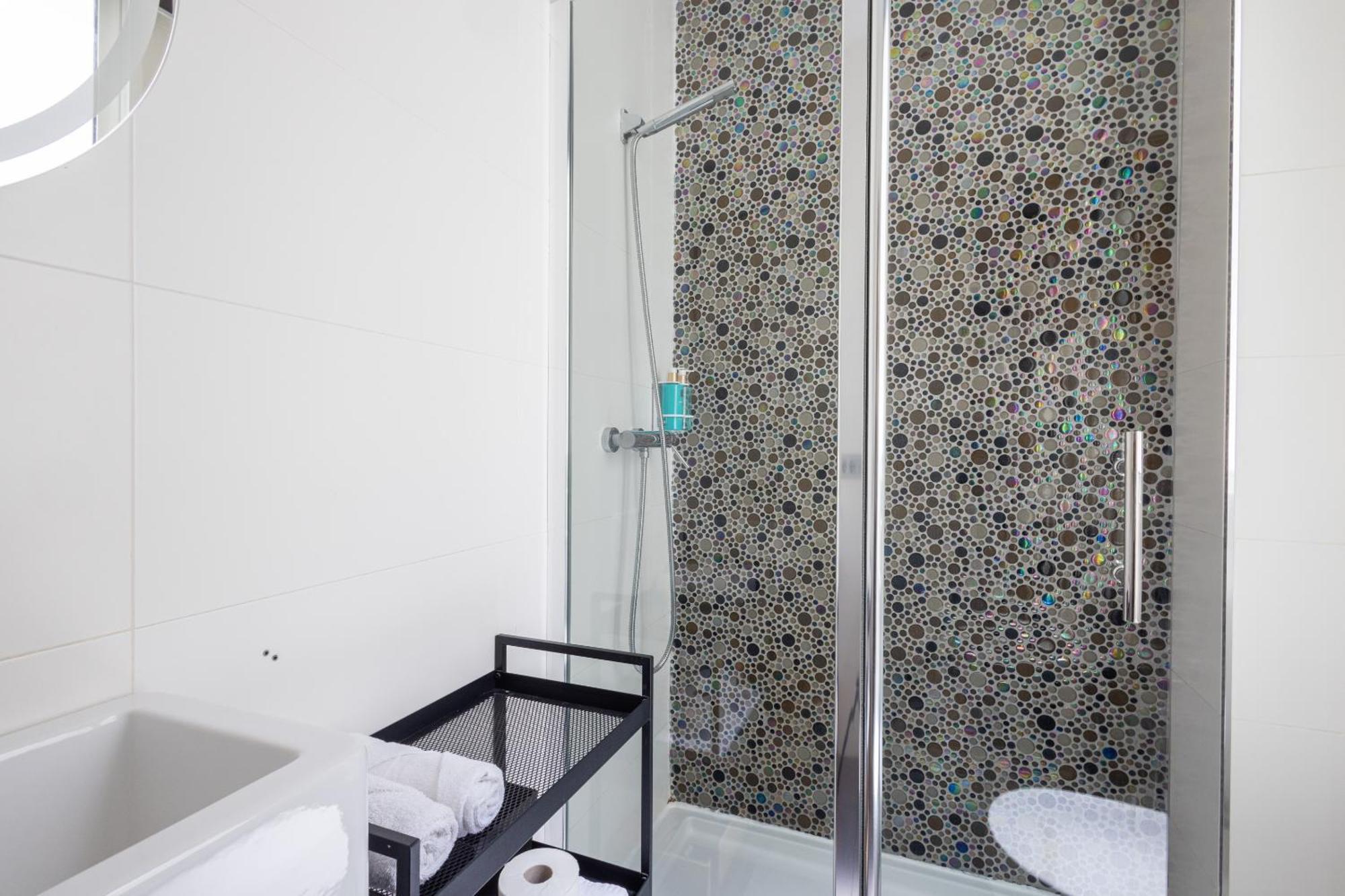 Florit Flats - Stylish 2 Bedroom Ac Wifi Terrace Attic In Center Valencia