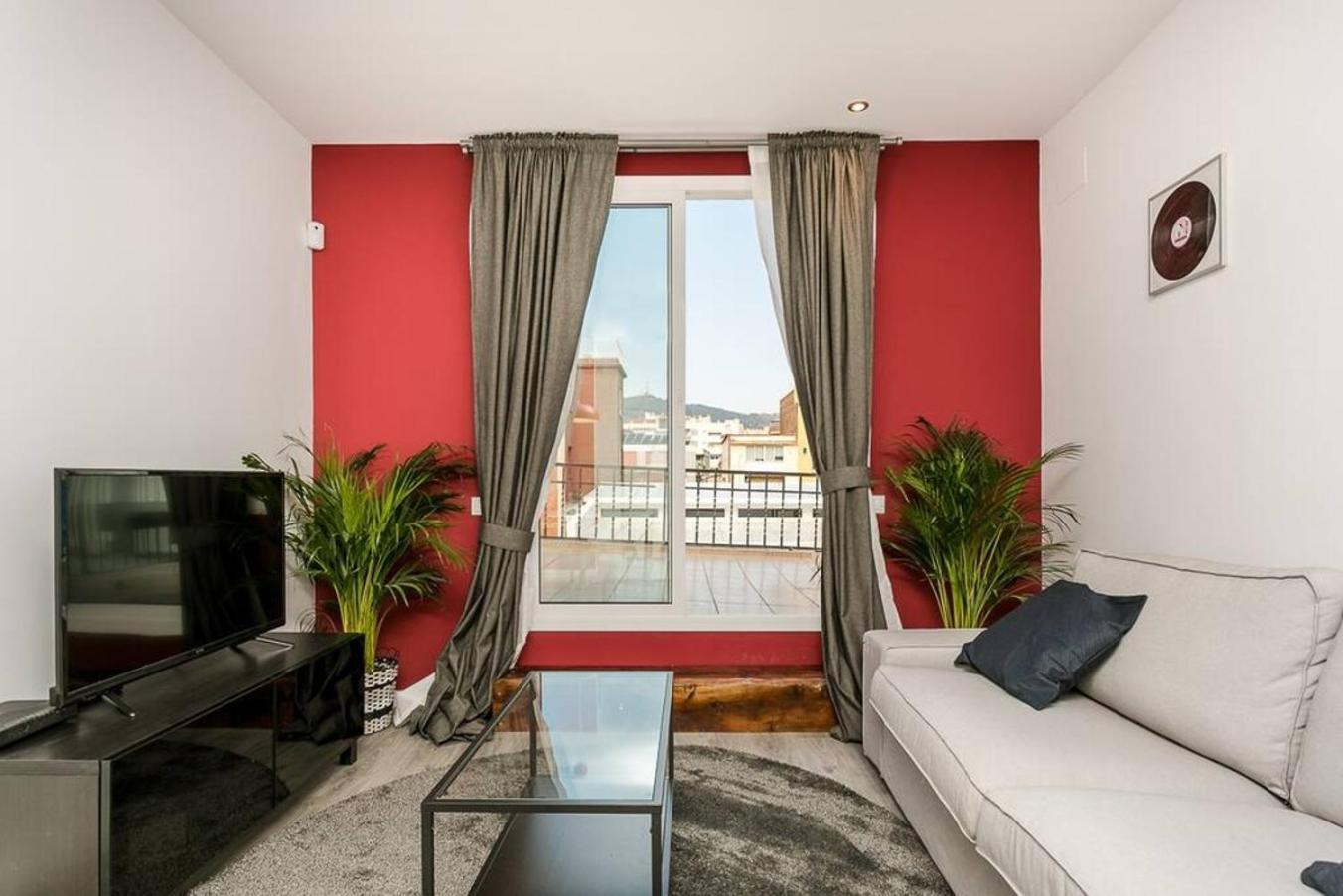Magical Design With Terrace Apartment L'Hospitalet de Llobregat