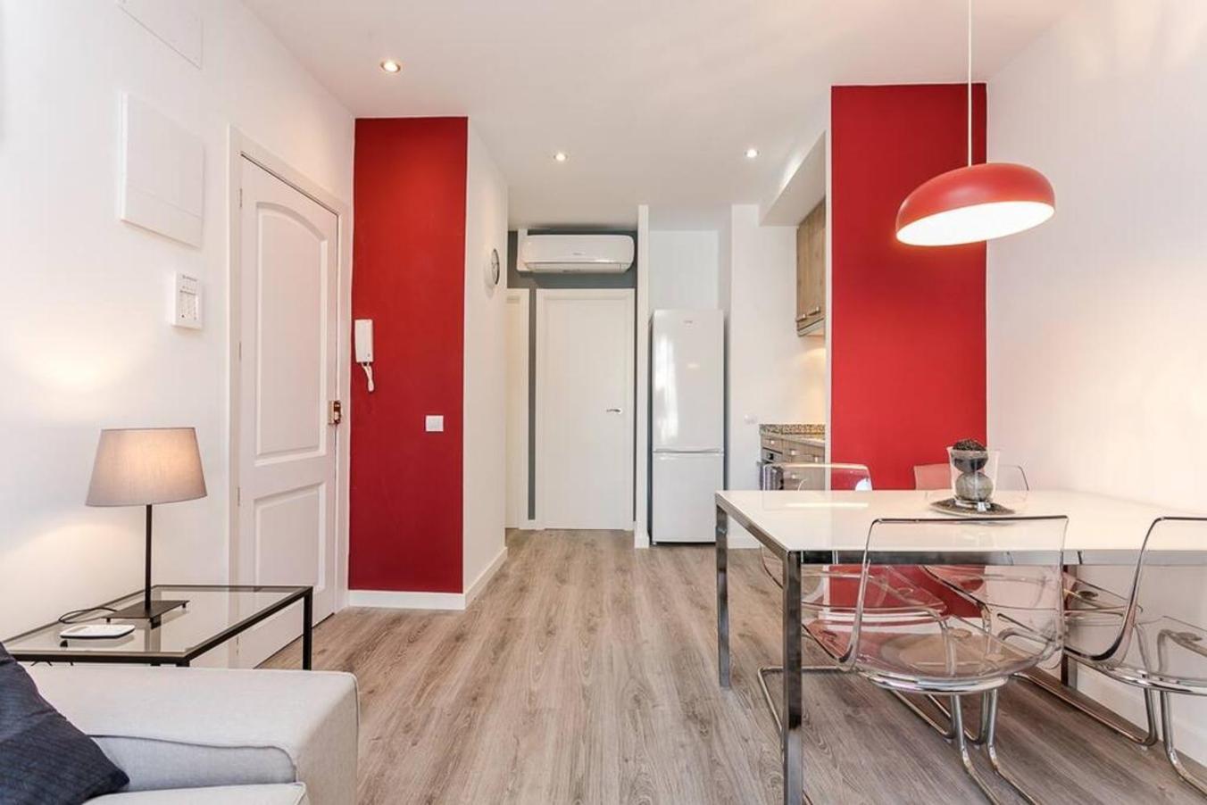 Magical Design With Terrace Apartment L'Hospitalet de Llobregat