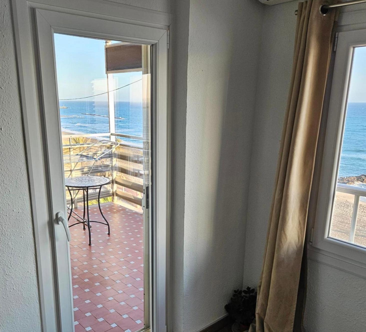 En Primera Linea De Playa Frontline Apartment *