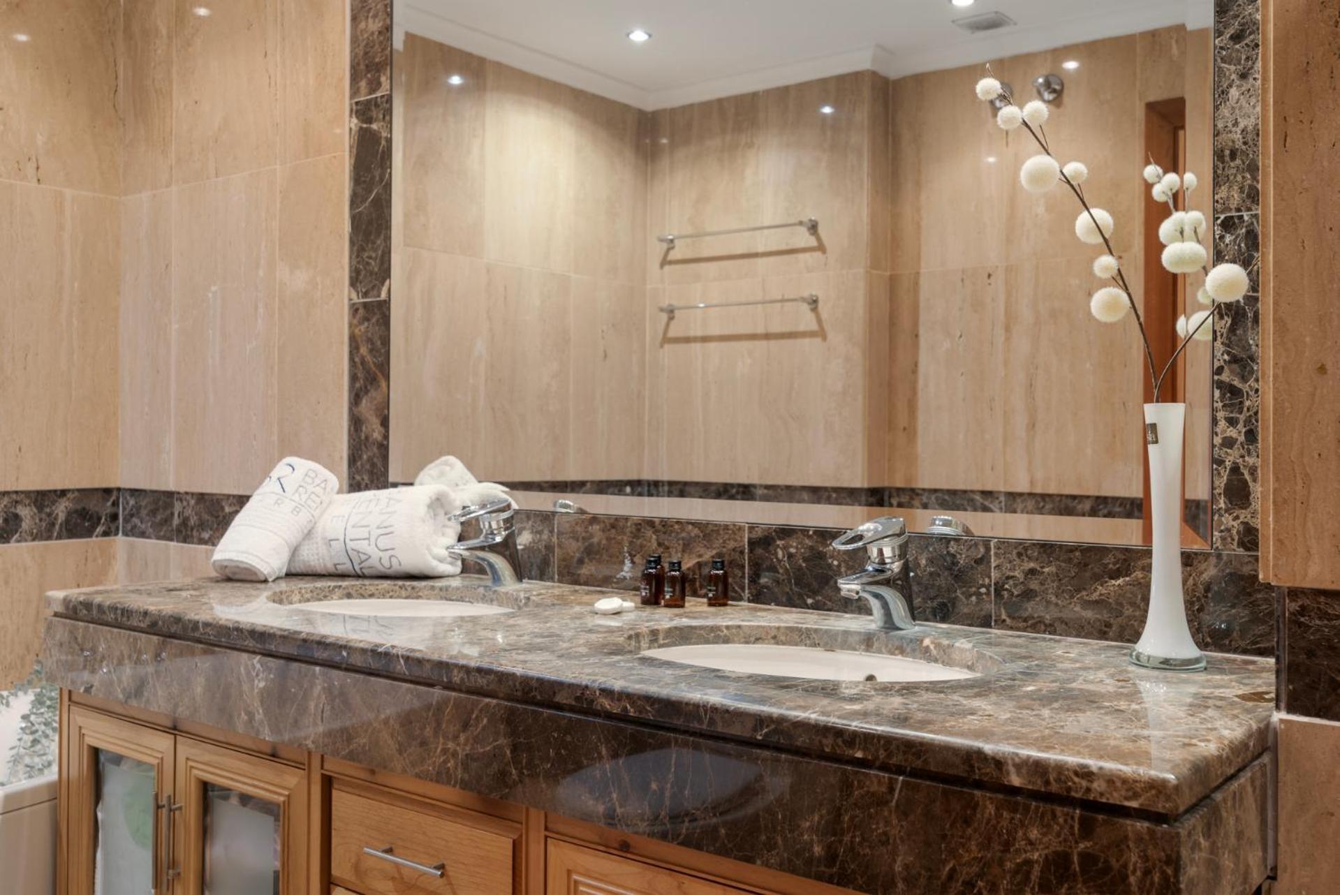 Magnifico En Complejo Exclusivo Con Piscina Cubierta - Gym - Sauna * Marbella