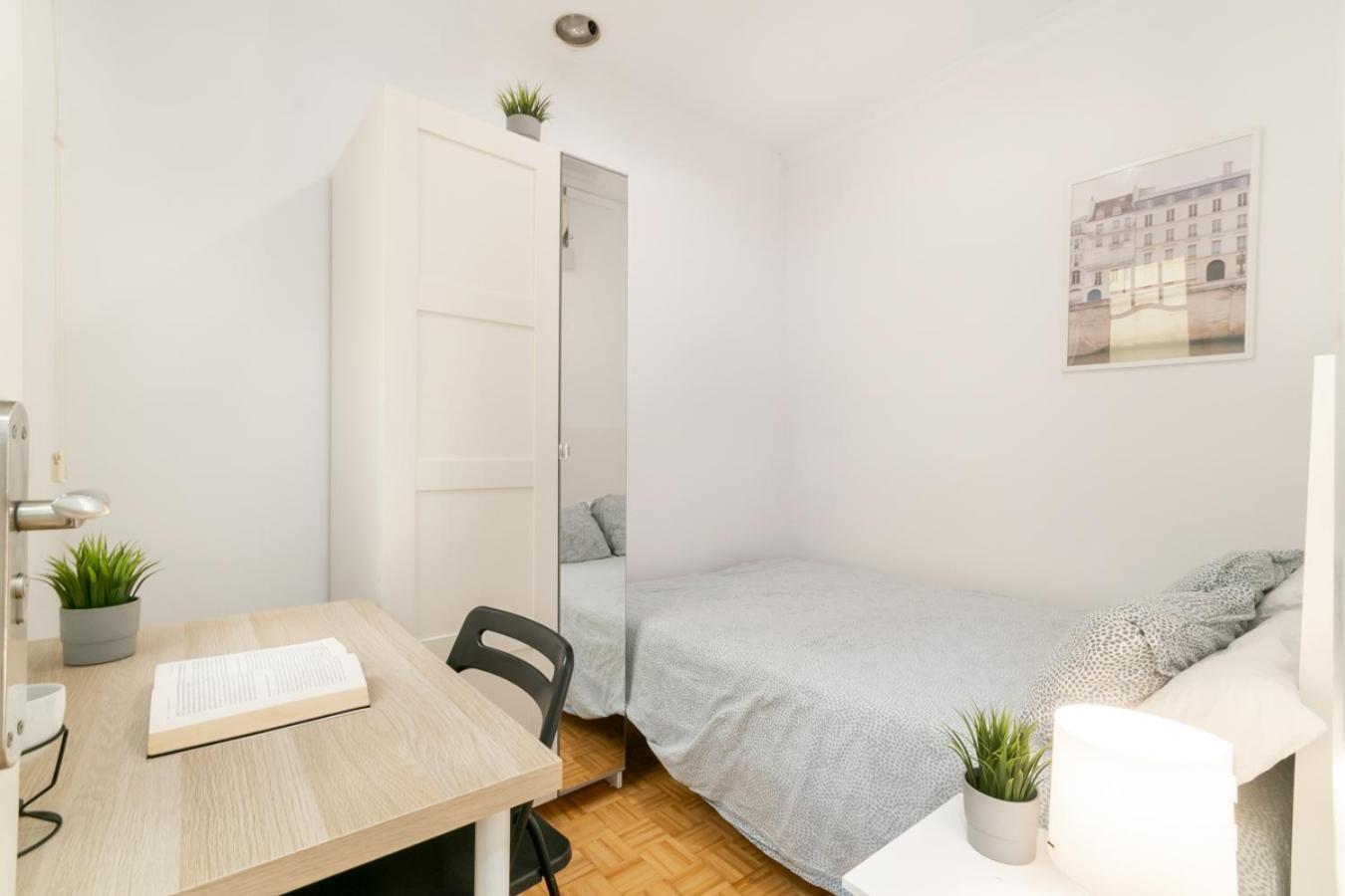 Hostal Balmes Private