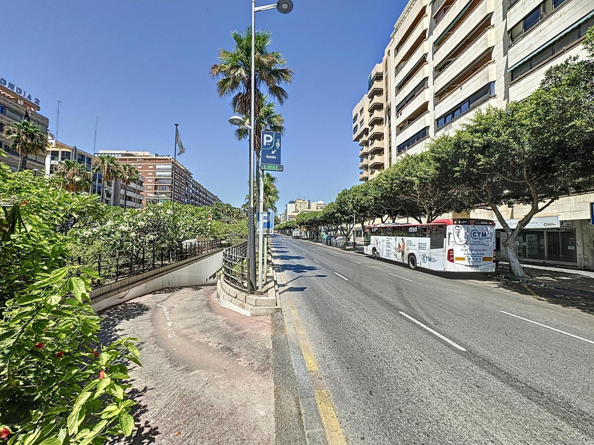 4 Parking Incluido * Almeria