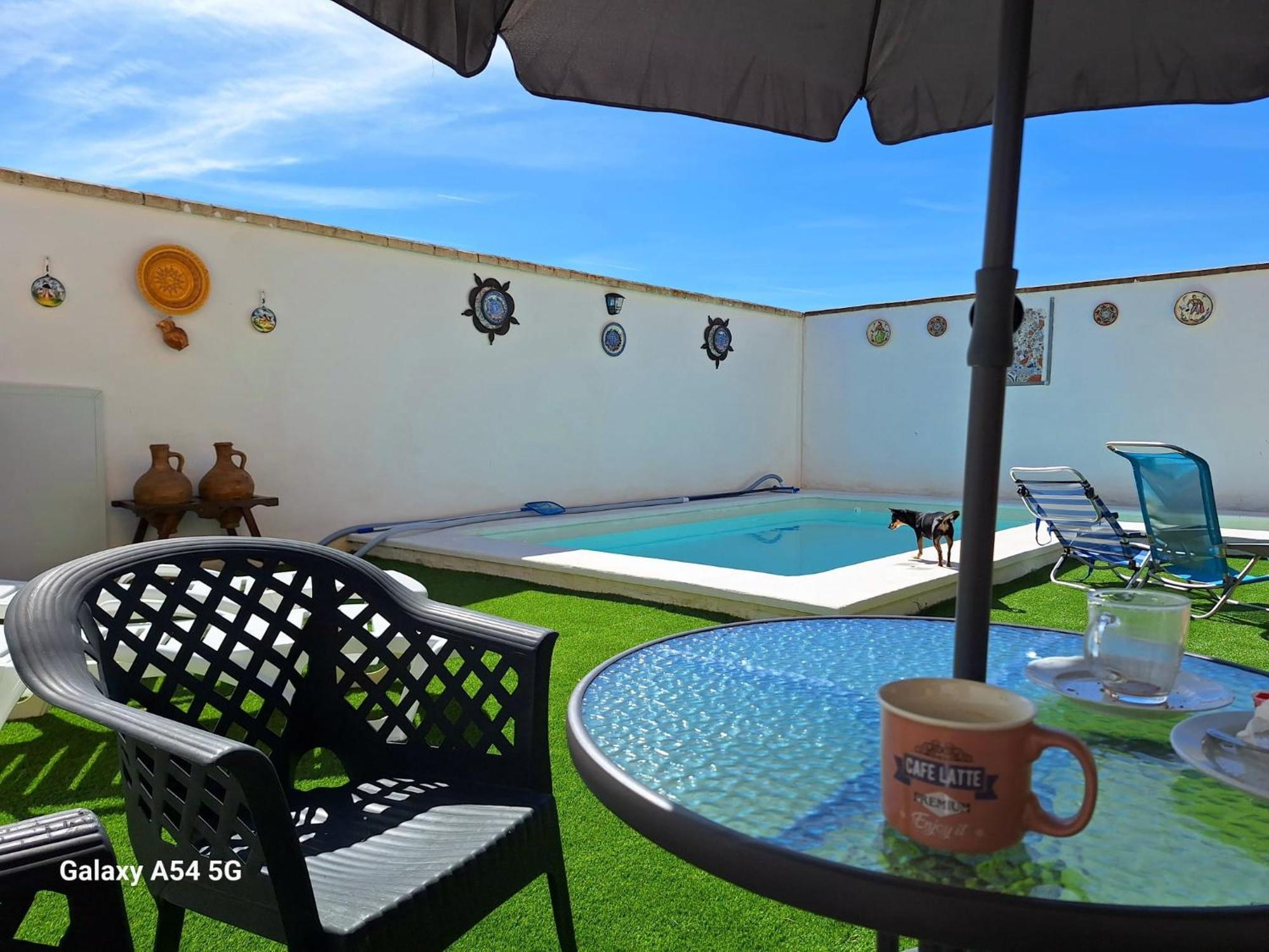 Buhardilla Andaluza Con Piscina Compartida * Bollullos de la Mitación