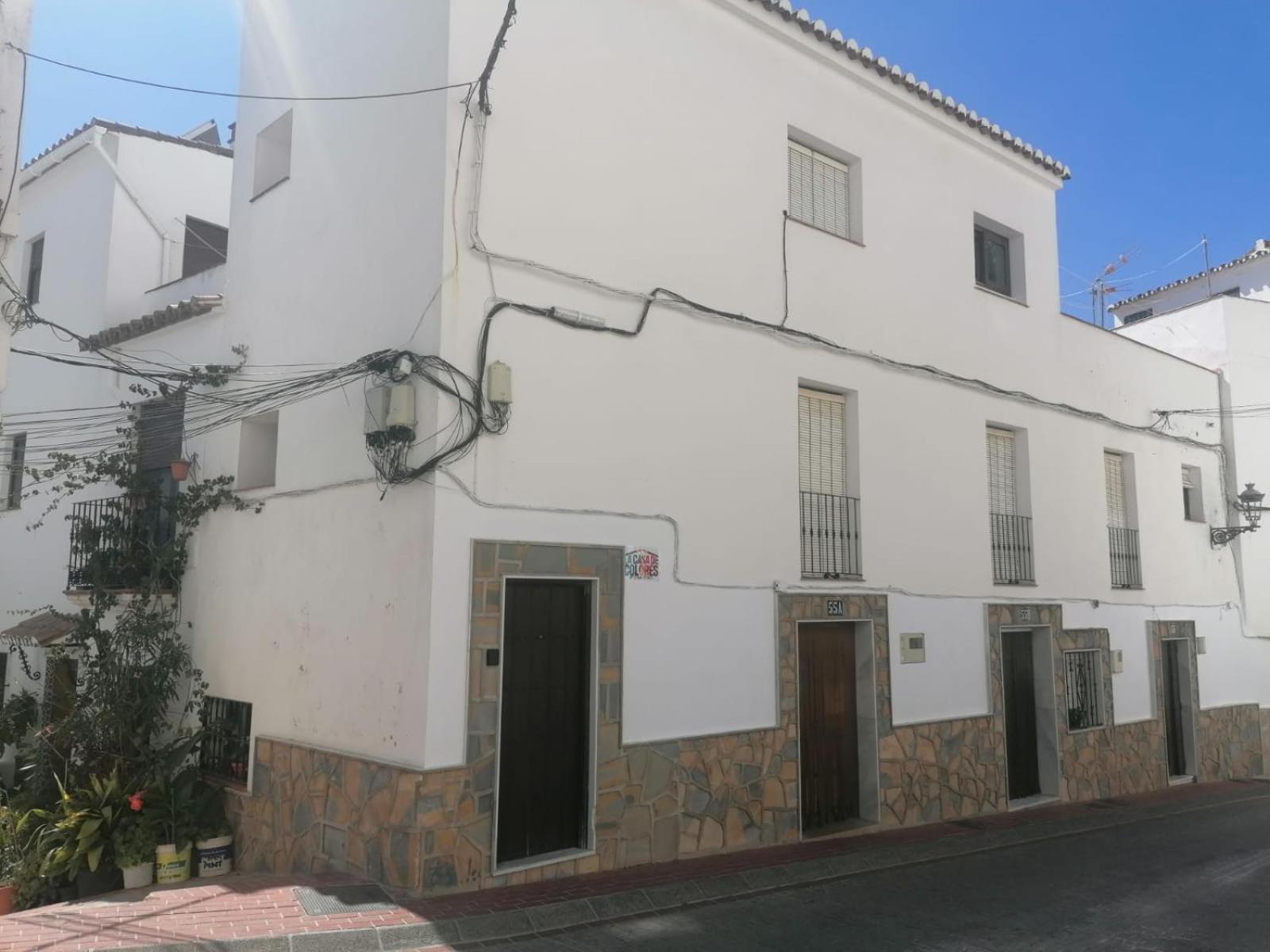 La Casa Colores Casares
