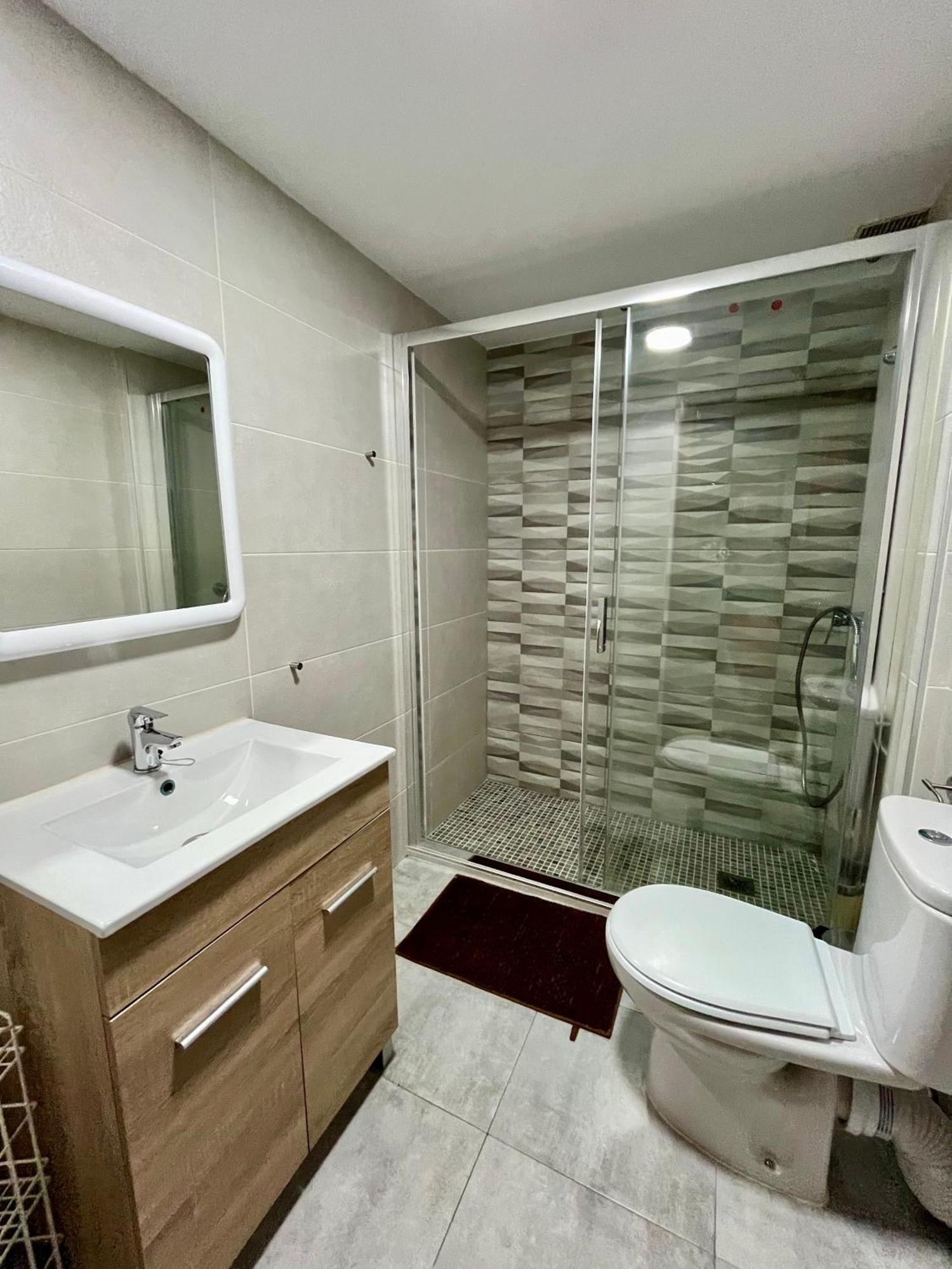 Apartamento Con Gran Terraza - *