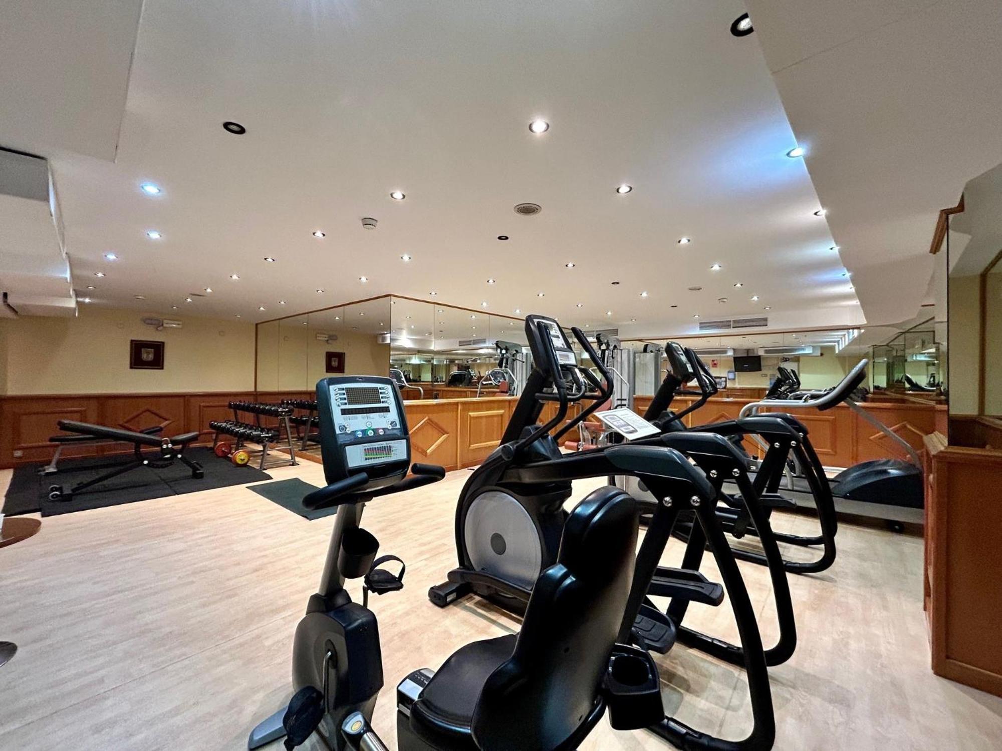 Hotel Balcon De Europa 4*