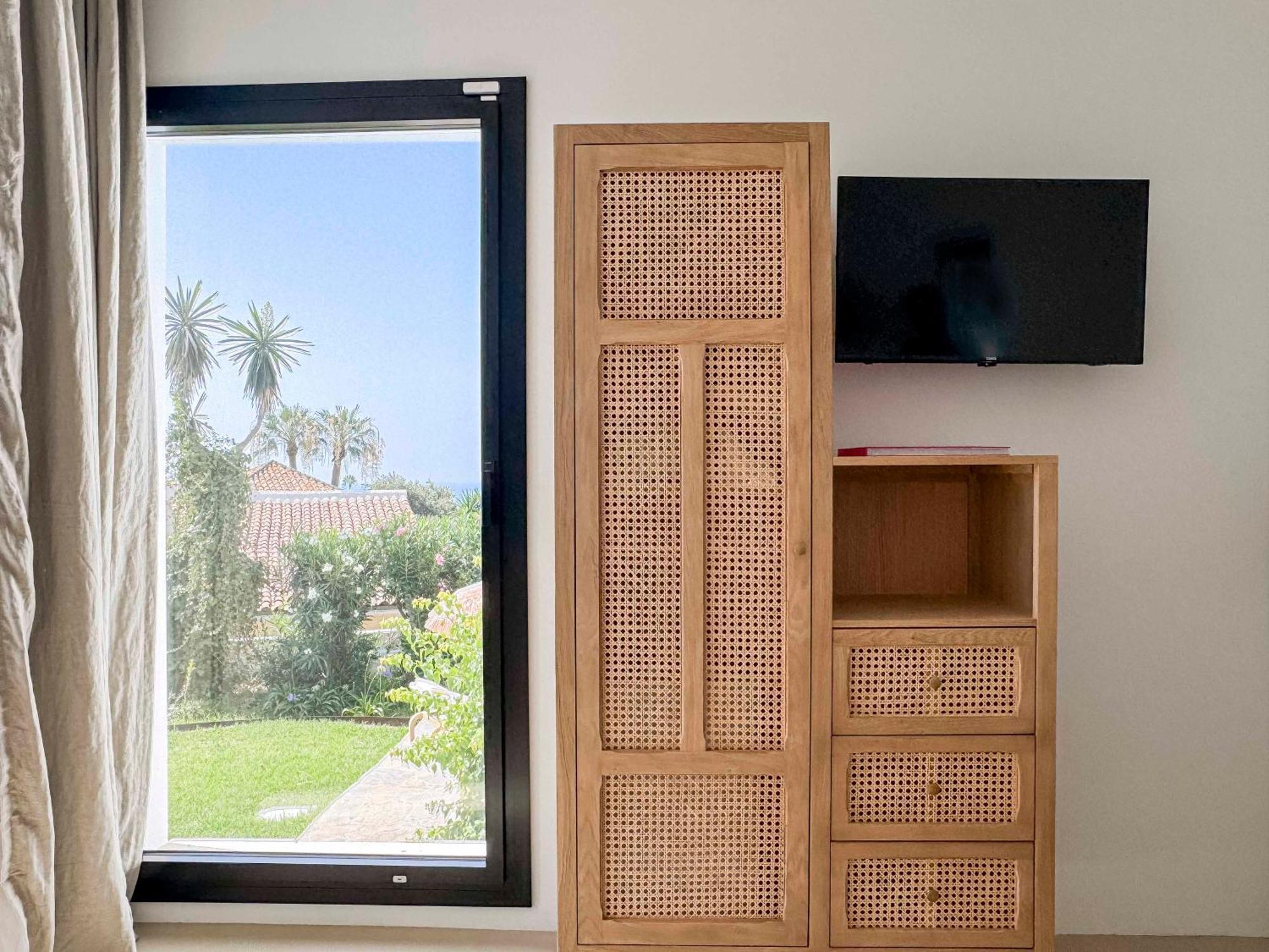 La Pura Vida San Diego - Luxury With Wonderful Sea View - Direct Walking Access To Beach! 5 Min From Sotogrande *