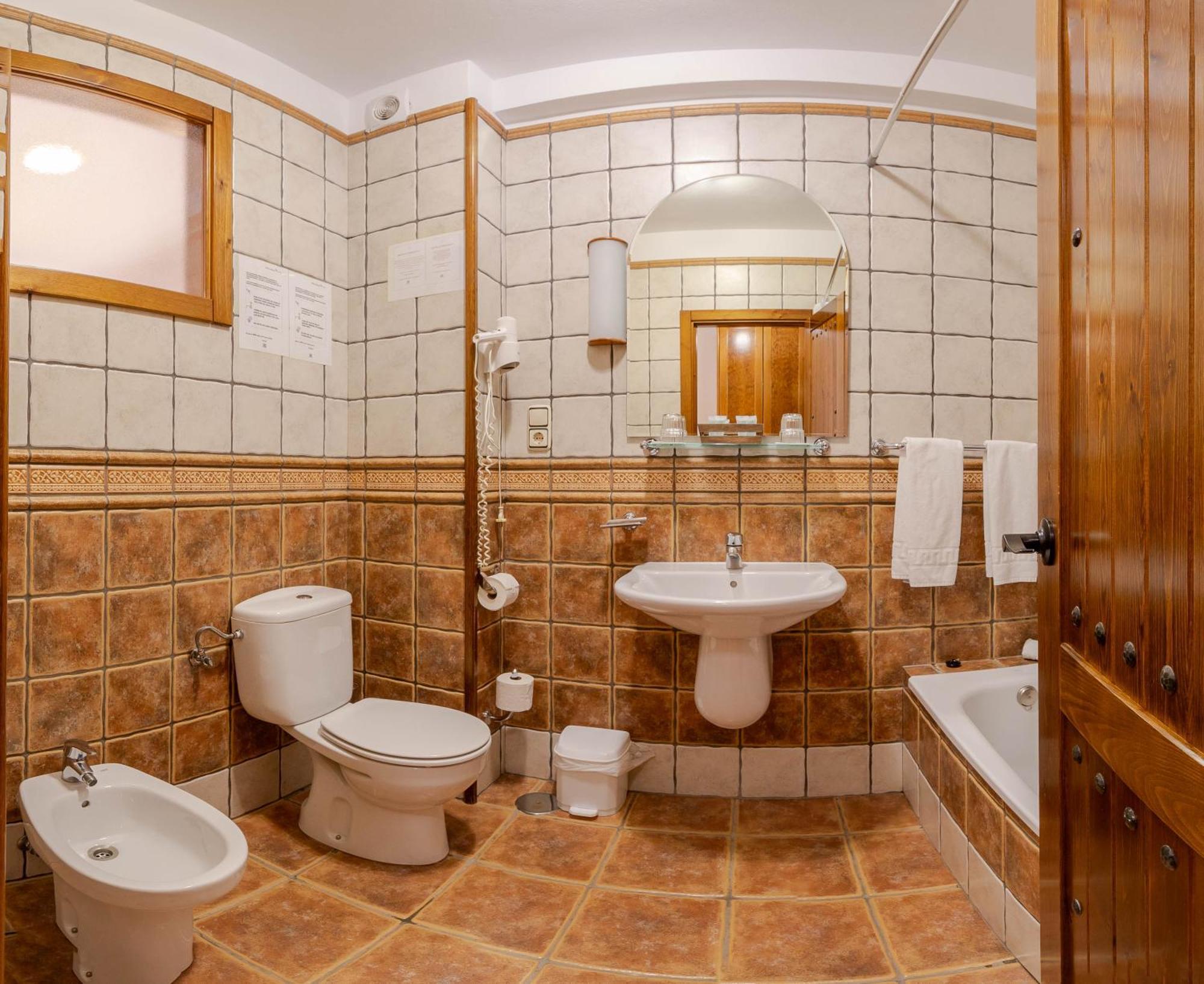 La Fragua Ii Hotel 2*