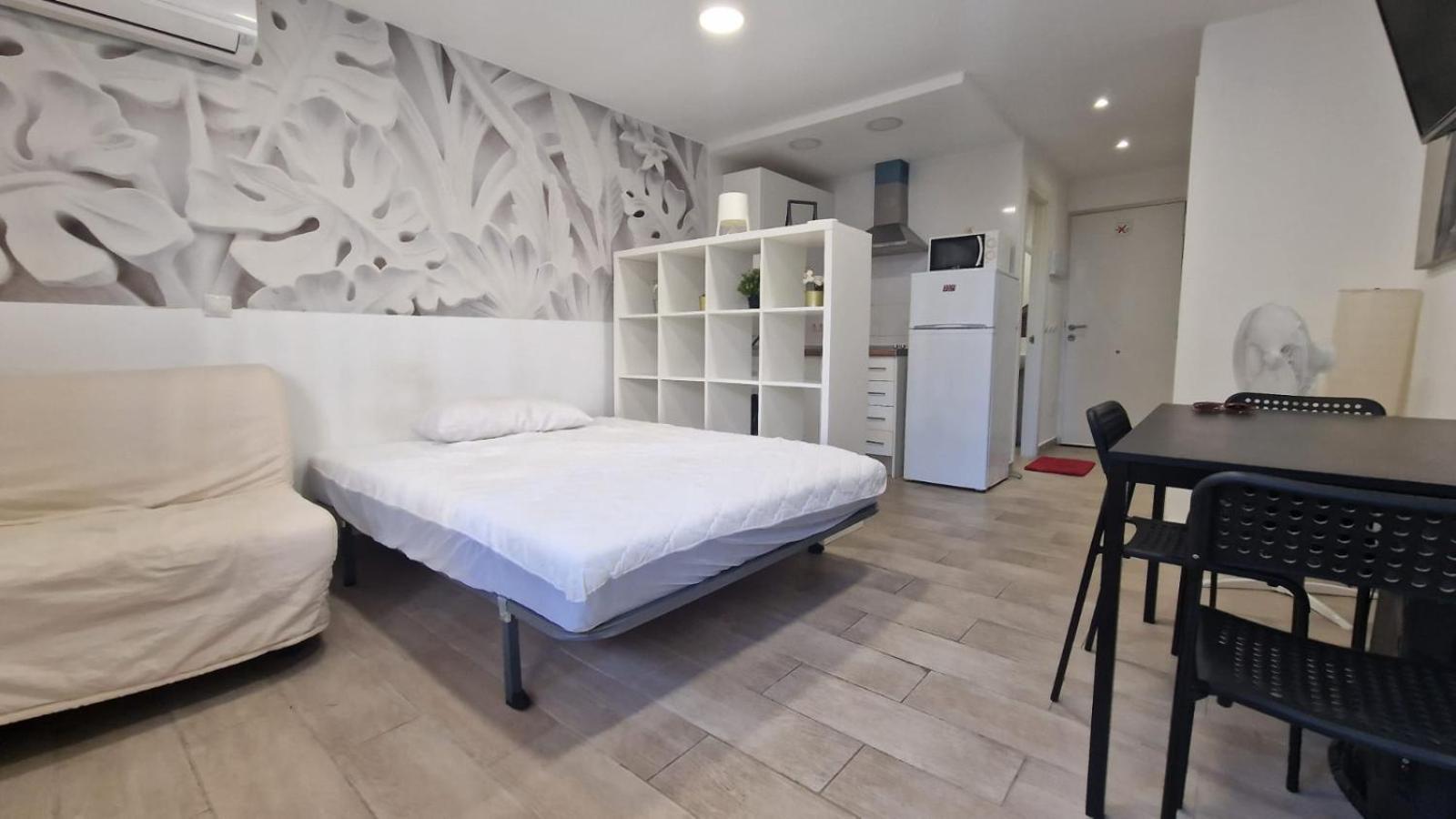 Apartamento And *