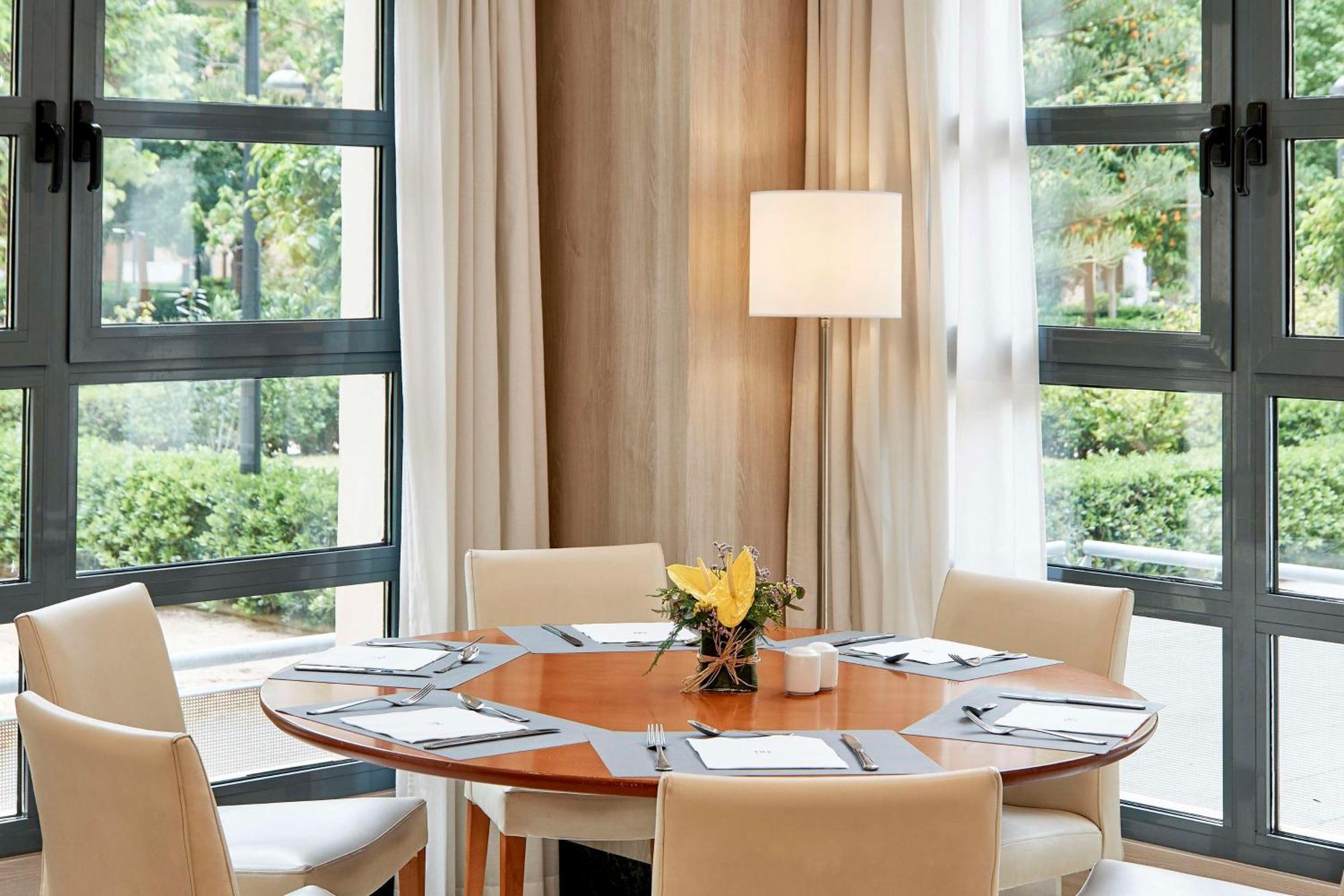 Nh Artes Hotel 4*