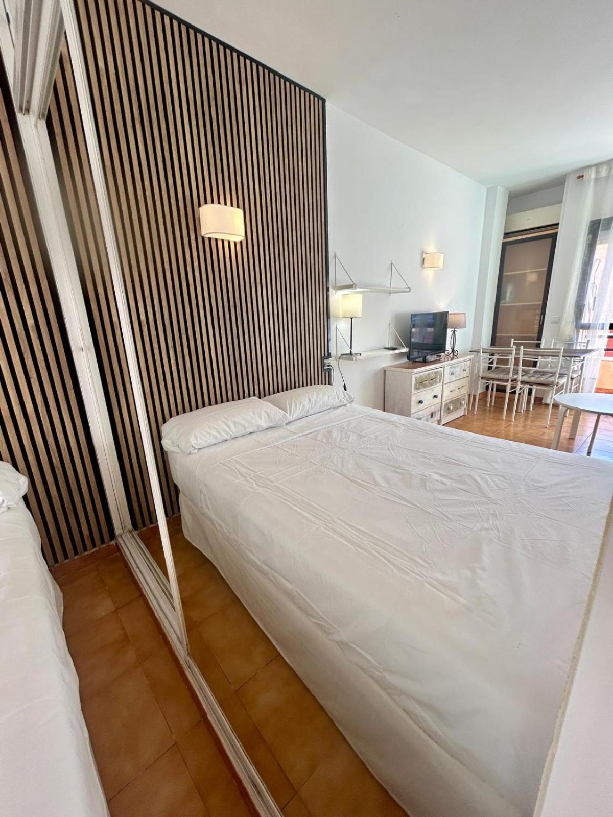 Apartamento Centro Estudio Con Balcon Torremolinos