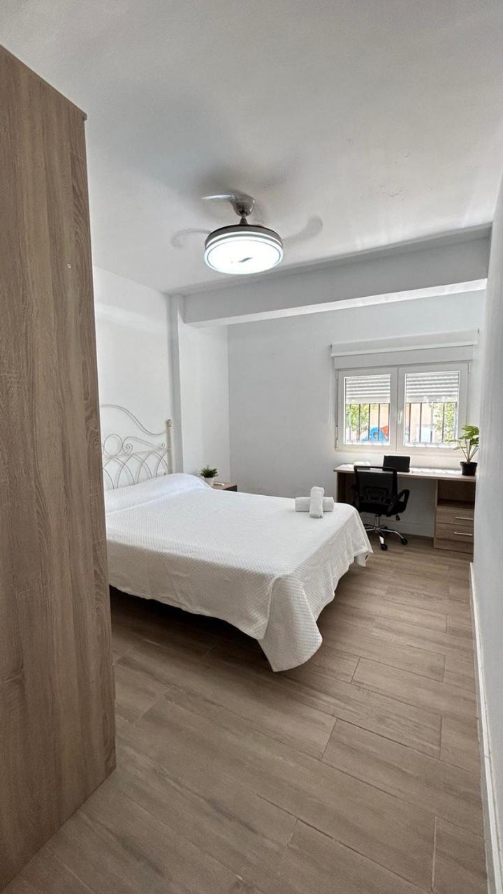 Hostal Piso Compartido Delyrent Acosta