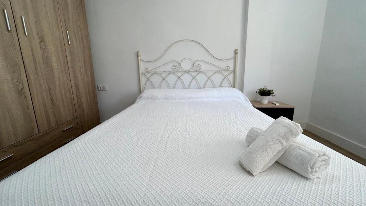Hostal Piso Compartido Delyrent Acosta *