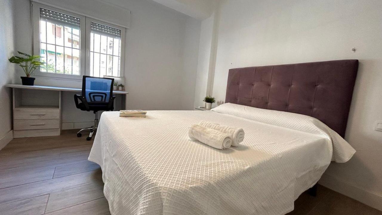 Hostal Piso Compartido Delyrent Acosta *