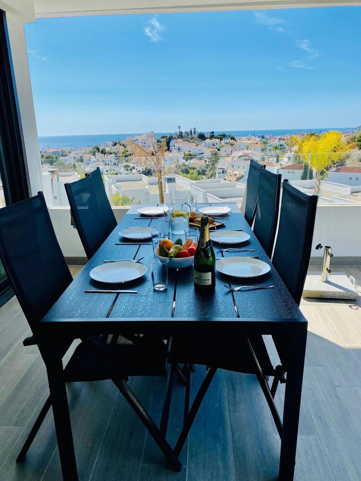 Royal Palm 22 Luxurious 3 Bedroom Penthouse Nerja