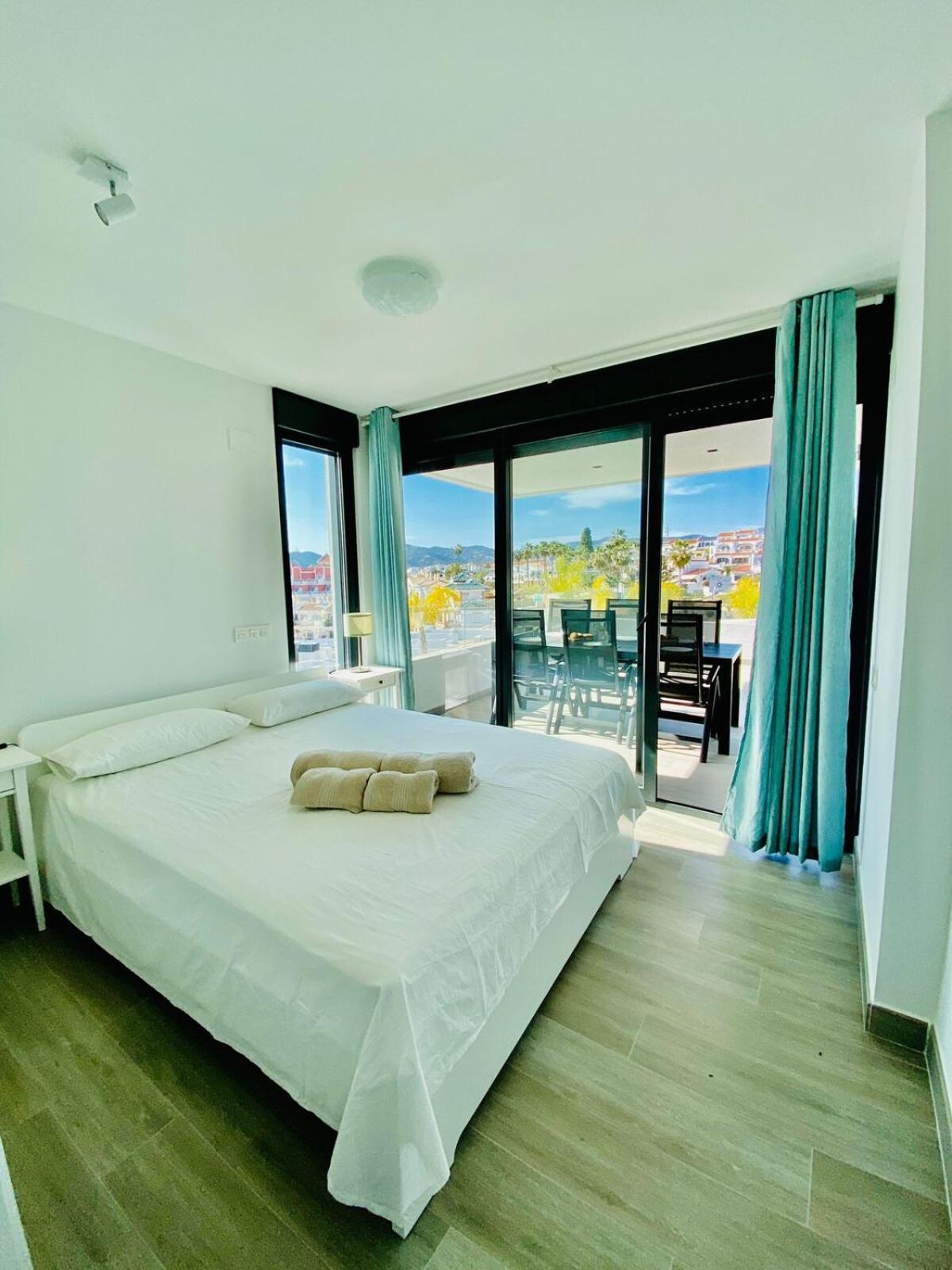 Apartment Royal Palm 22 Luxurious 3 Bedroom Penthouse Nerja