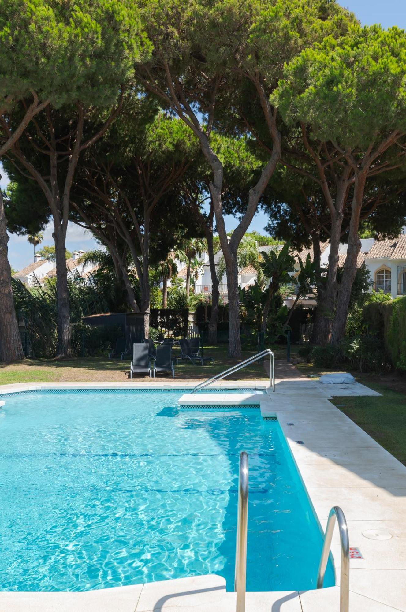 Wintowinrentals Townhouse, Pool & Beach Holiday home