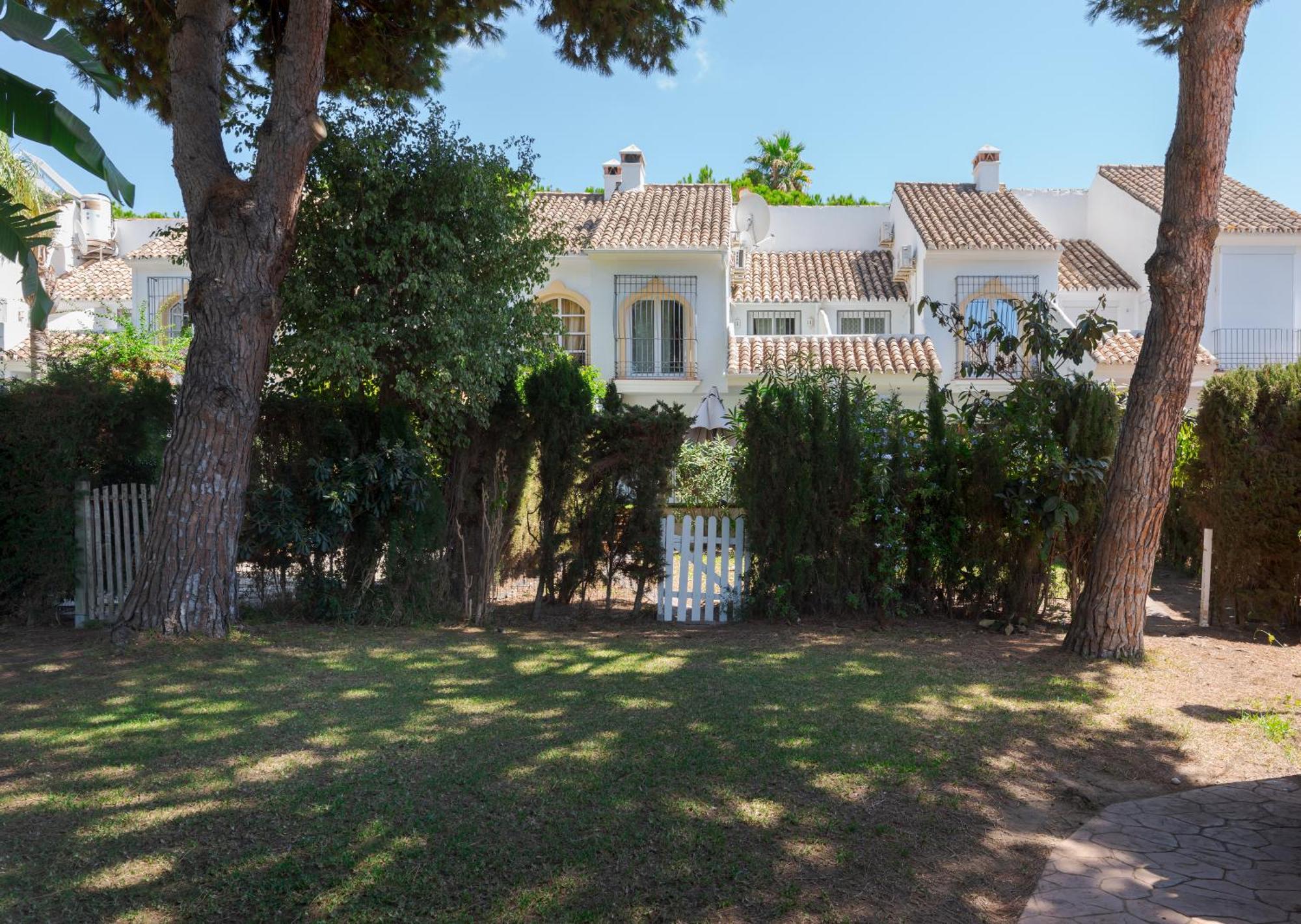 Wintowinrentals Townhouse, Pool & Beach Holiday home Marbella