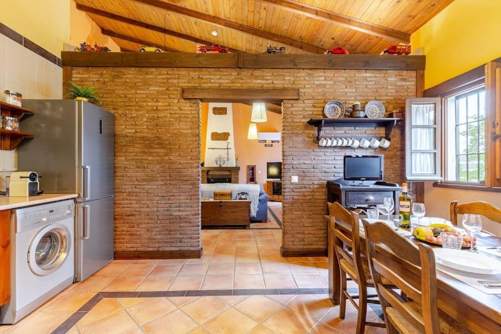 Chalet Only4you Perfect Location To Visit Andalucia Casabermeja