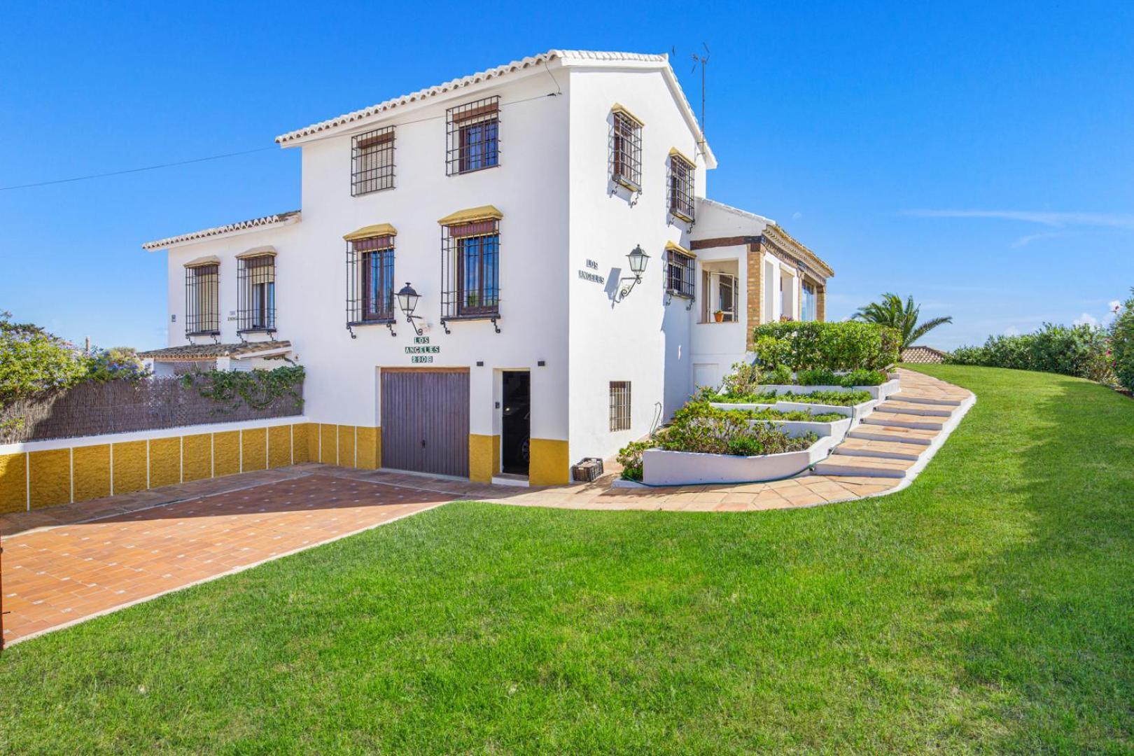 Holiday home -iponubahomes- Typical Andalusian With Views In Mijas Costa El Faro