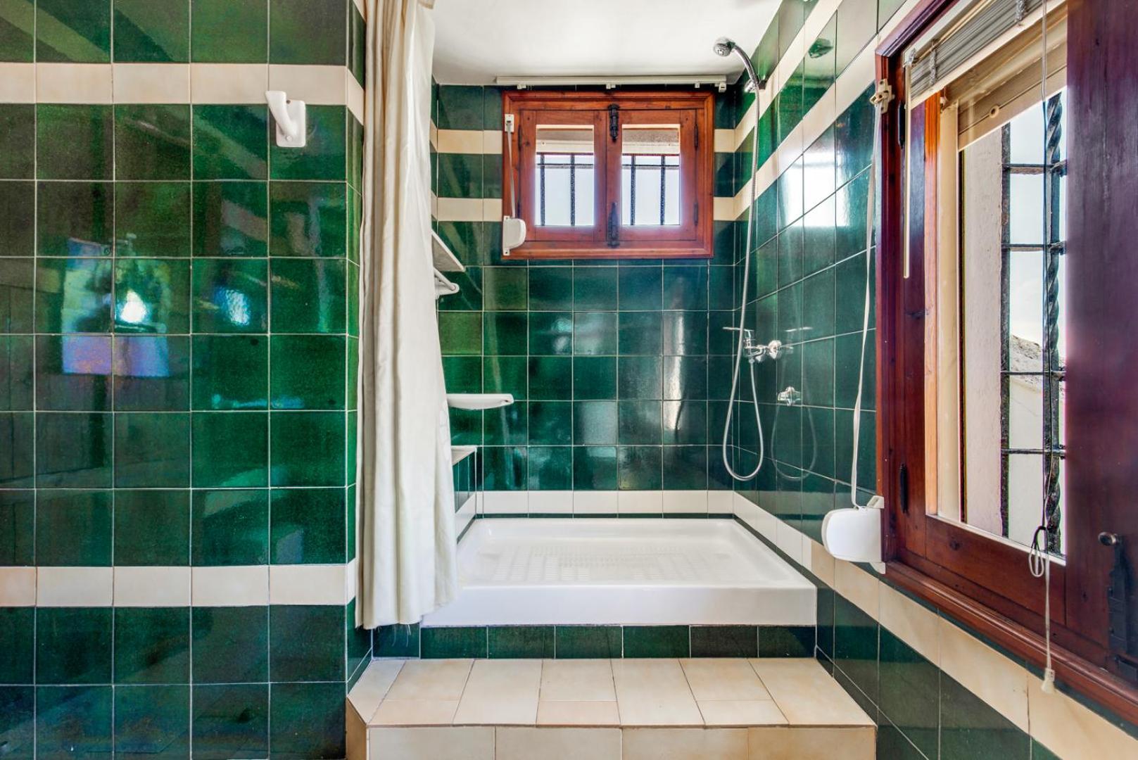 -iponubahomes- Typical Andalusian With Views In Mijas Costa * El Faro