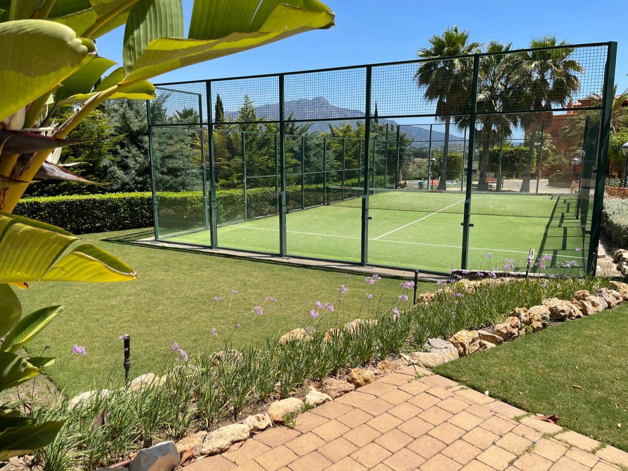 Views Golf Btw Benahavis Marbella & Apartment Estepona