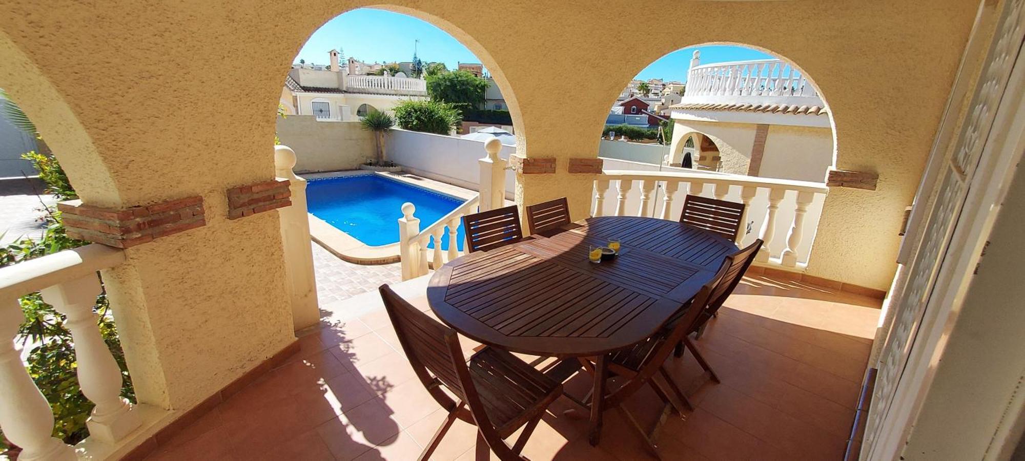 Agradable Con Piscina Privada Villa