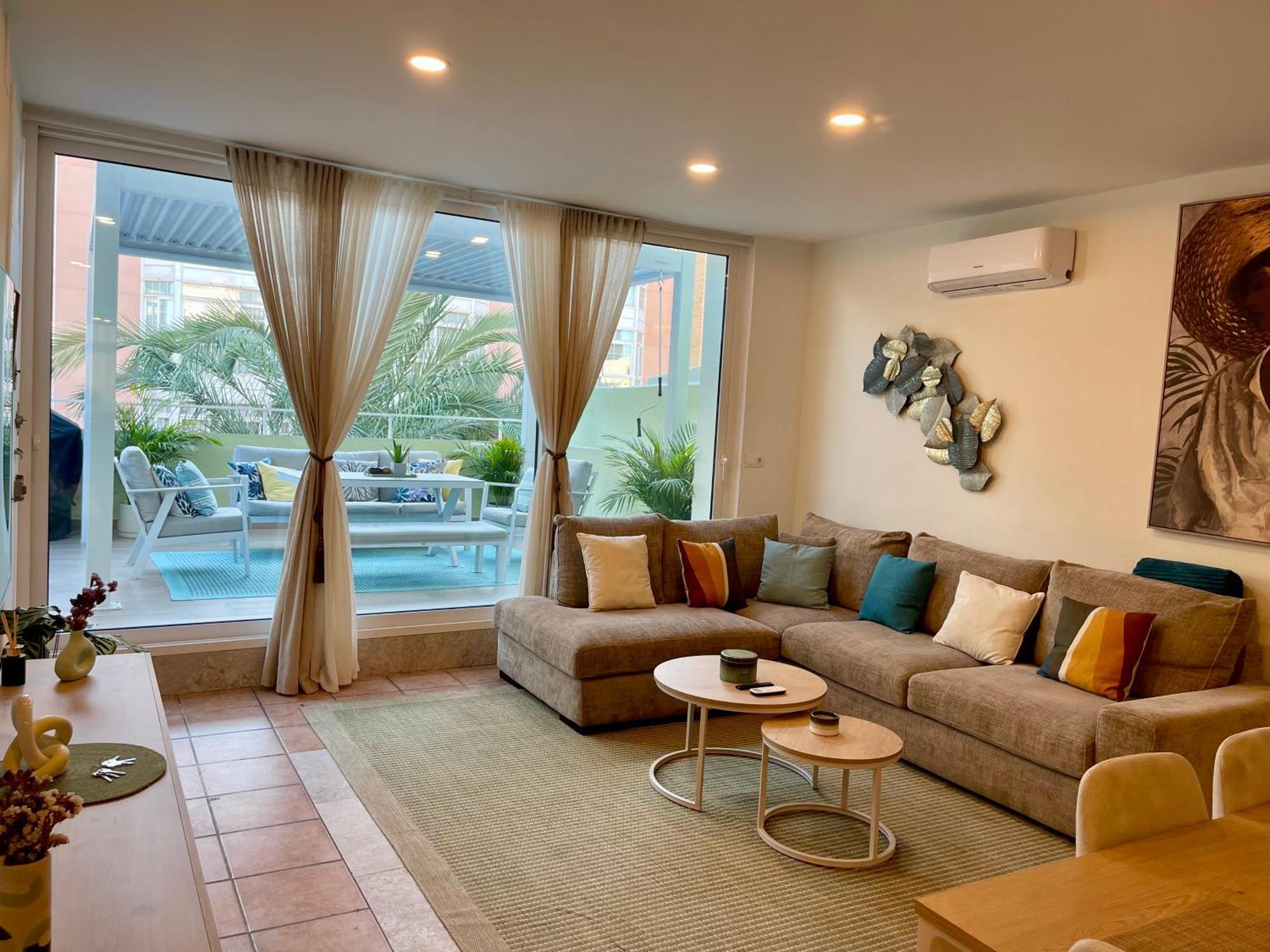 Apartamento Gran Atico Con Terraza En El Centro De *