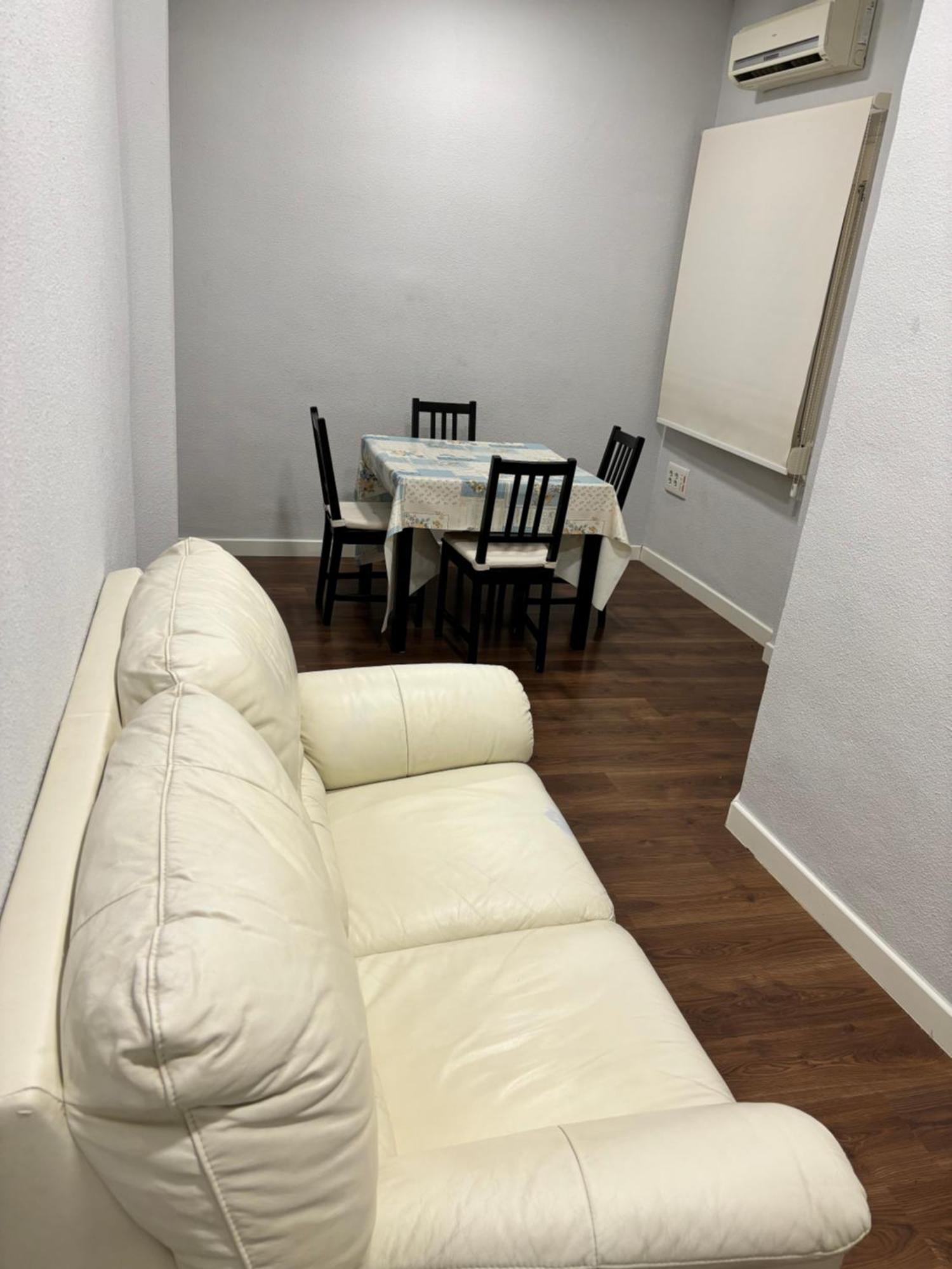 Plaza De La Caleta 4 *