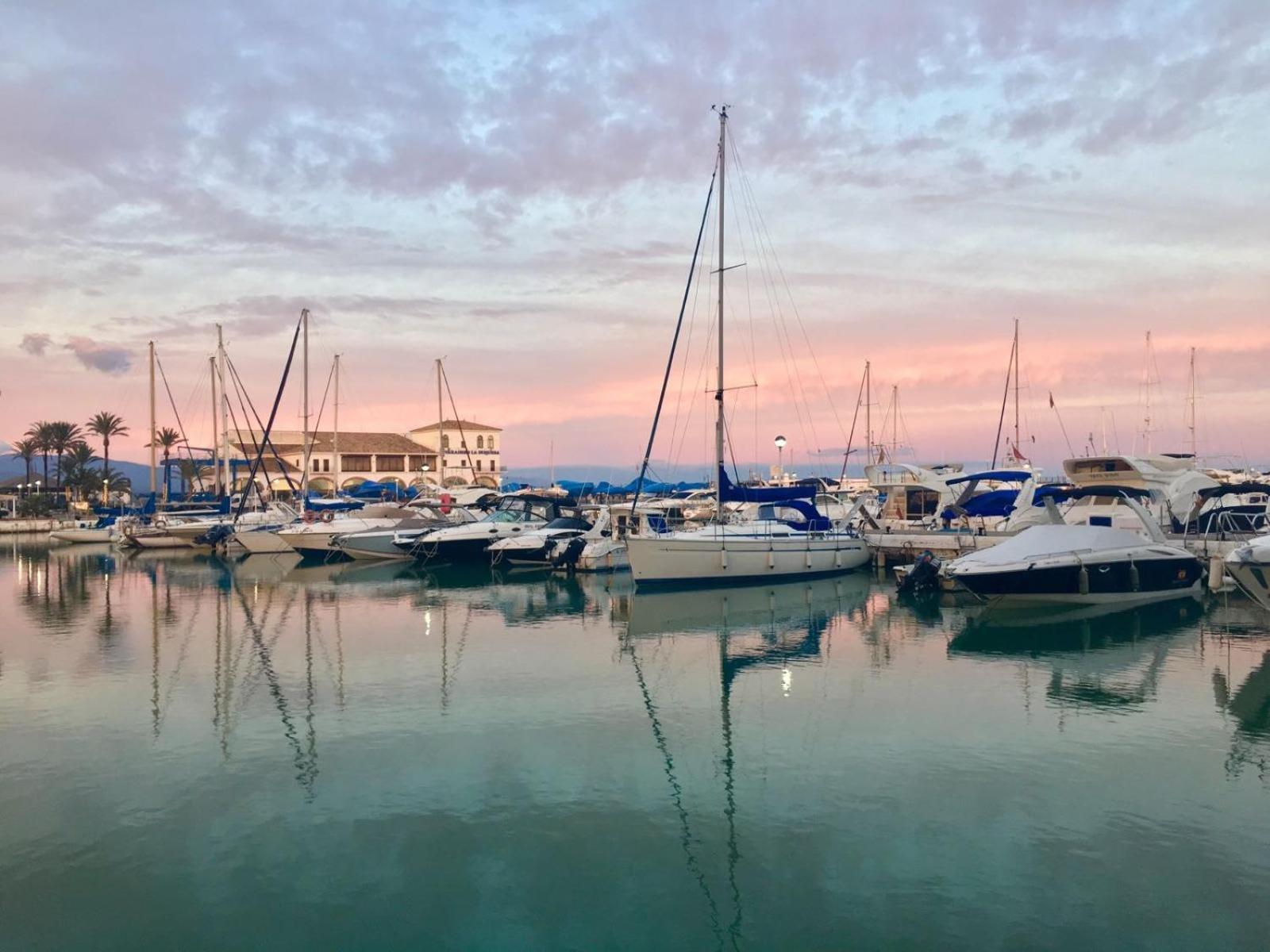 Apartment 2239-lovely 2 Bedrooms With Pool And Paddle Court Manilva