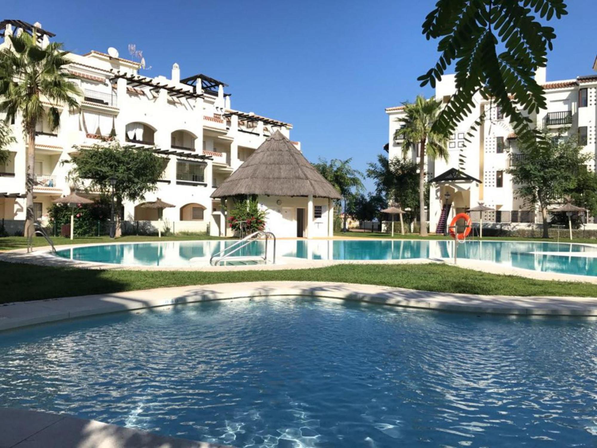 2239-lovely 2 Bedrooms With Pool And Paddle Court *