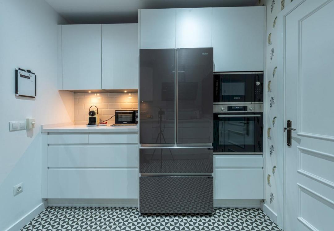 Wide With Beautiful Kitchen 2bd 3bth -arenal * Seville
