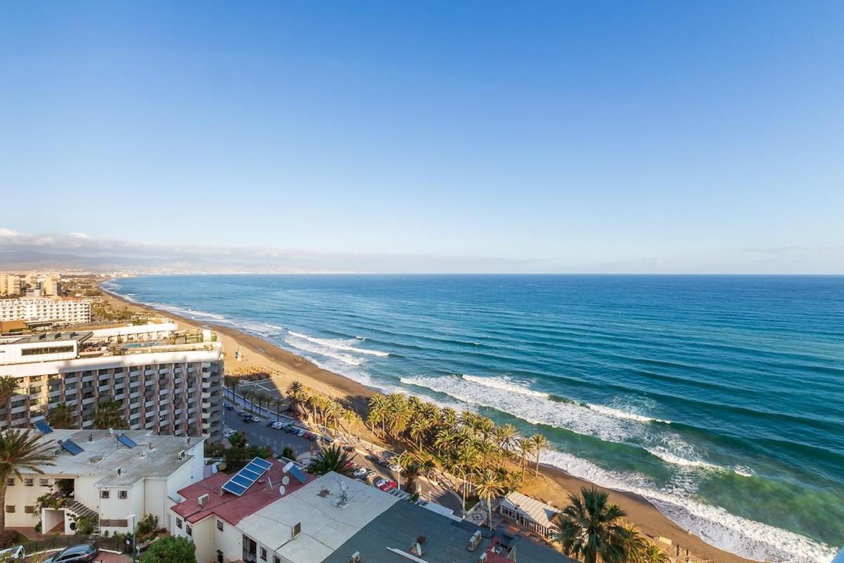¡magníficas Vistas Al Mar! Piscina Y Wifi Gratis Apartamento