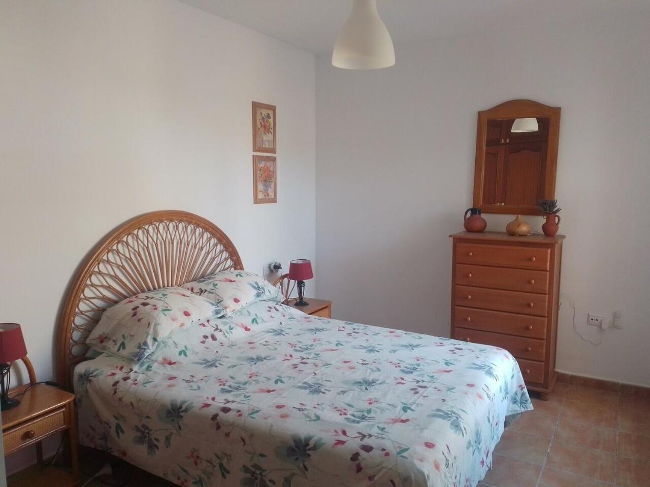 Cariatiz - R055 - 3 Bedroom - Sleeps 6 Sorbas