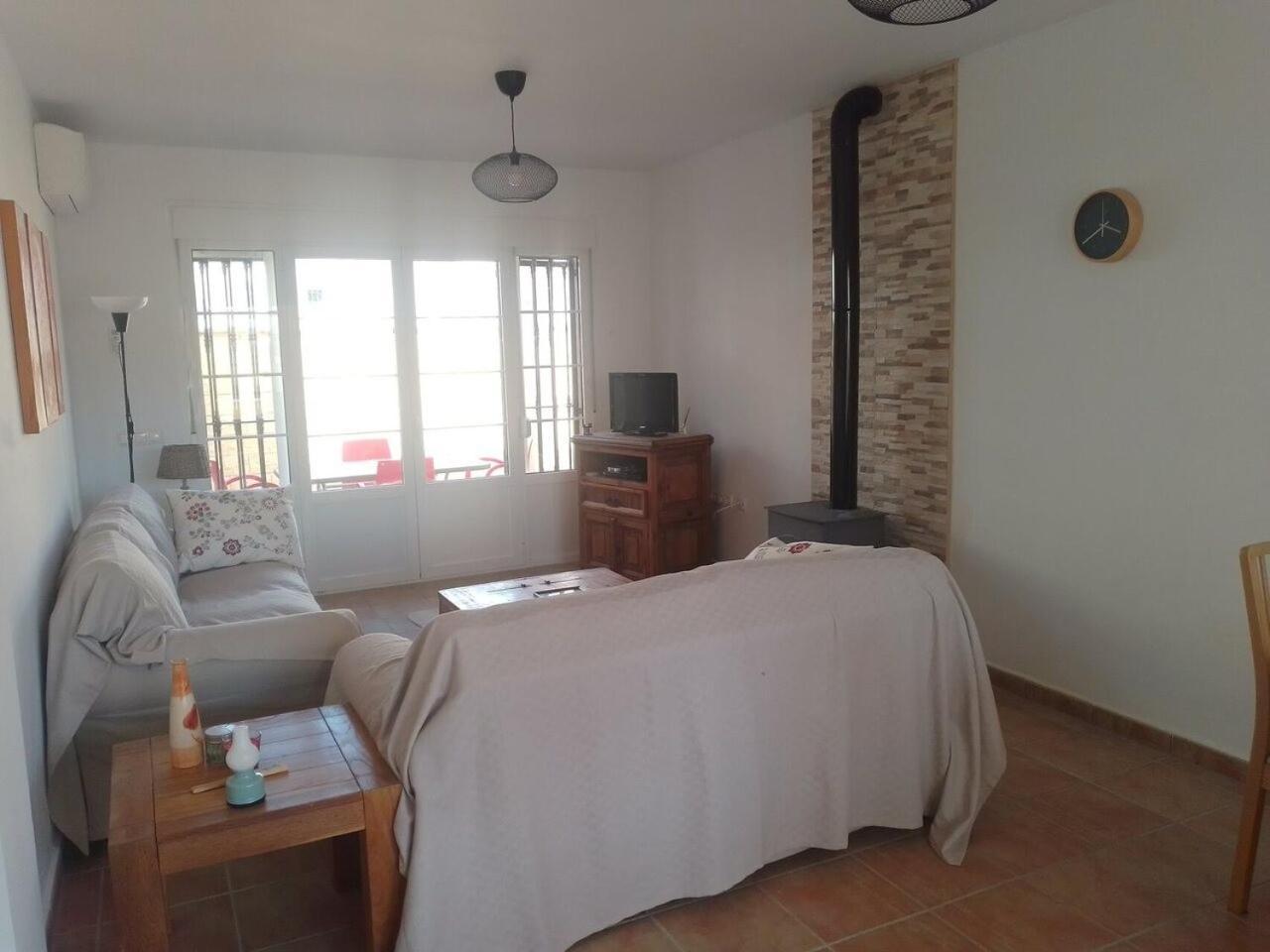 Cariatiz - R055 - 3 Bedroom - Sleeps 6 * Sorbas