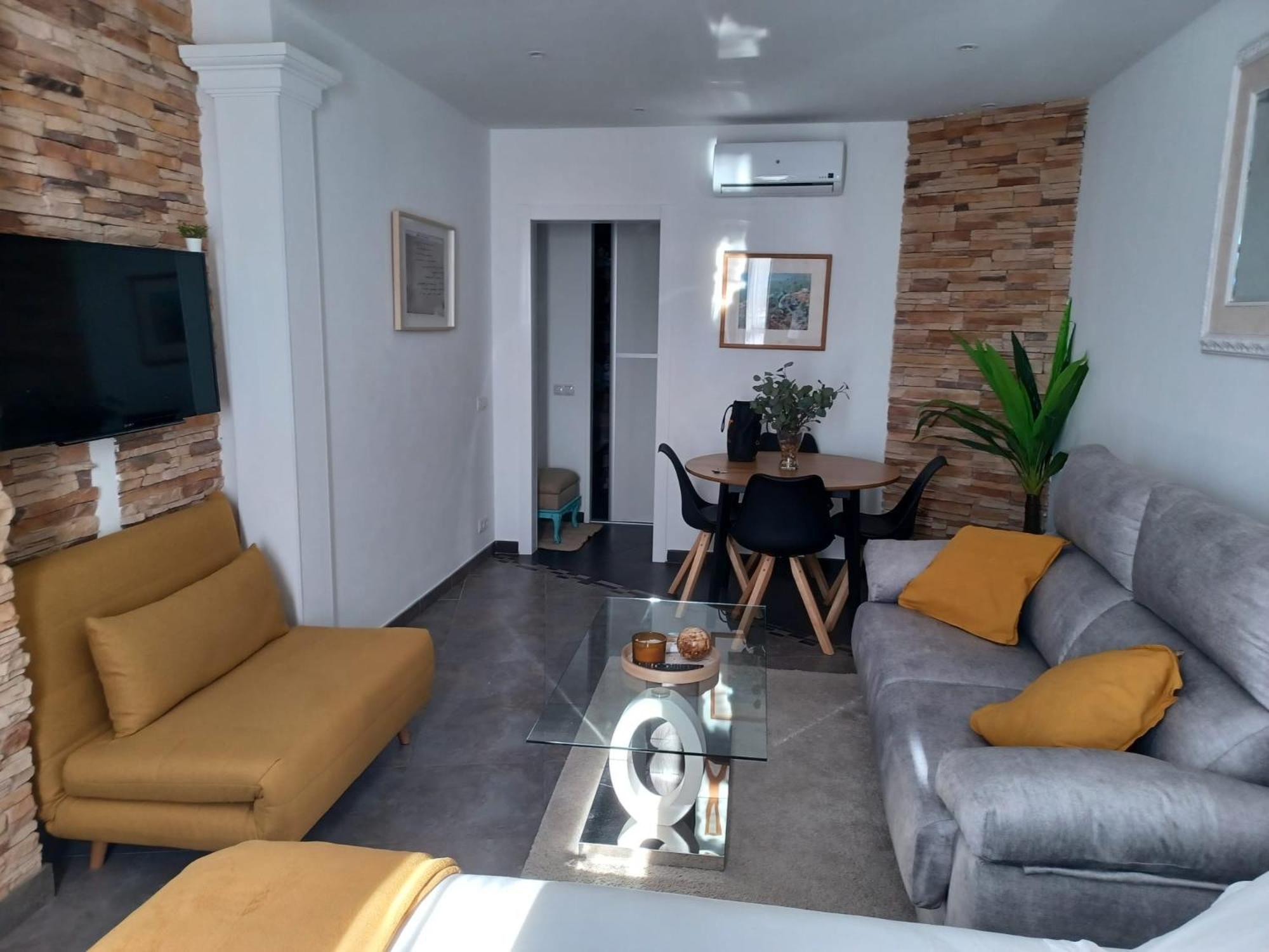 Acogedor Con Vistas Al Mar Y Montana Apartamento Torremolinos