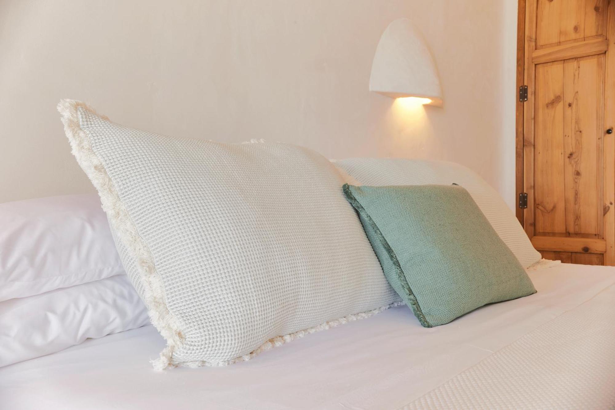 Hotel Equilicua Agua Amarga (Almeria)
