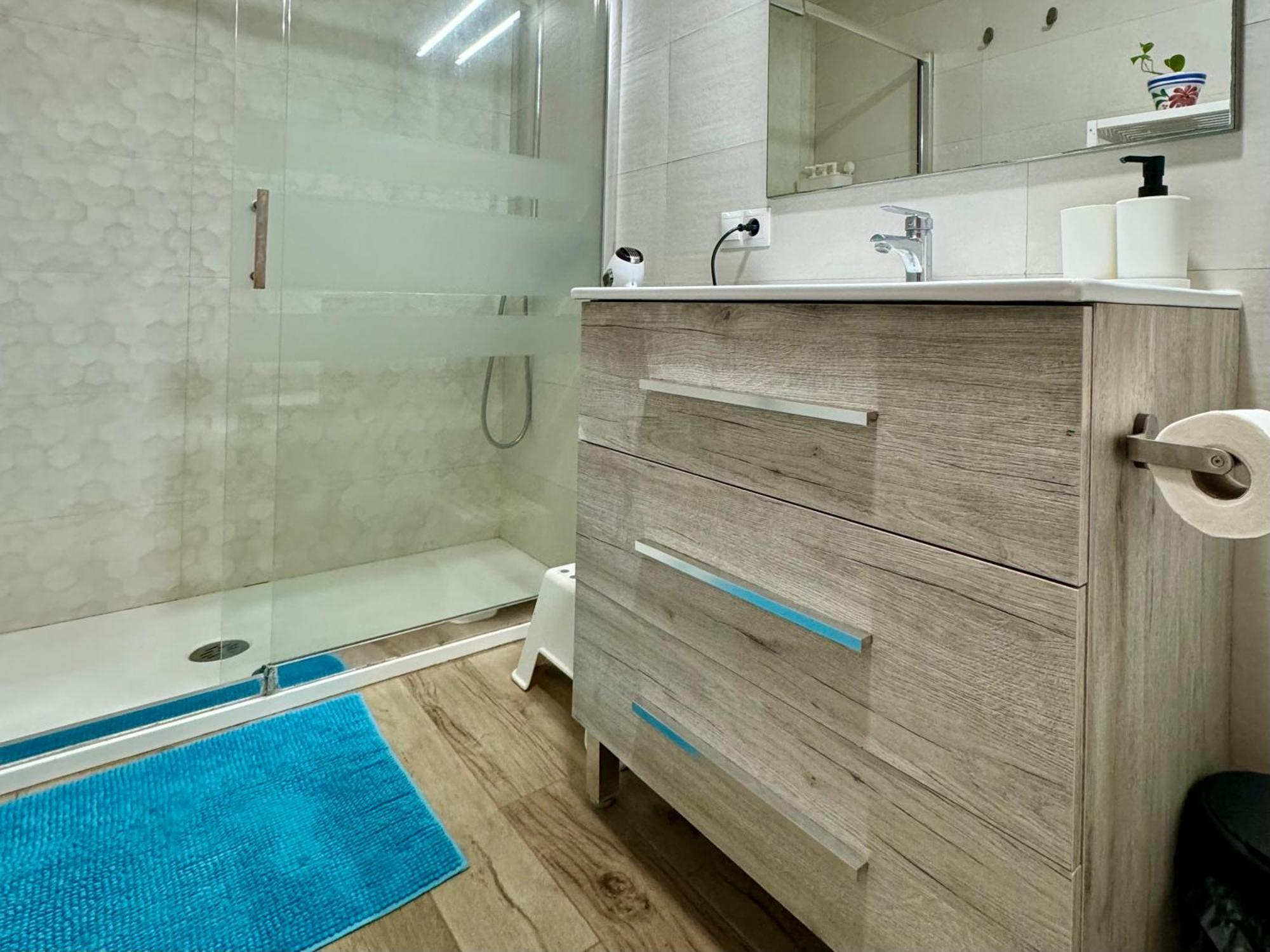Alex - Your Away Including Breakfast - In A Real Bed & Breakfast Fuengirola