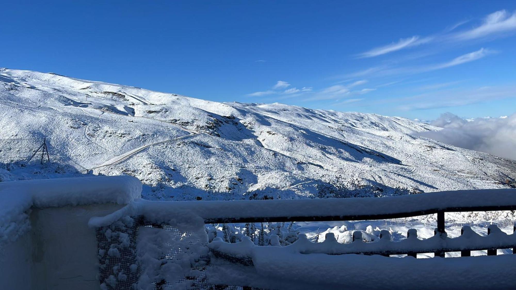 The Snow Con Parking, Wifi Y Terraza