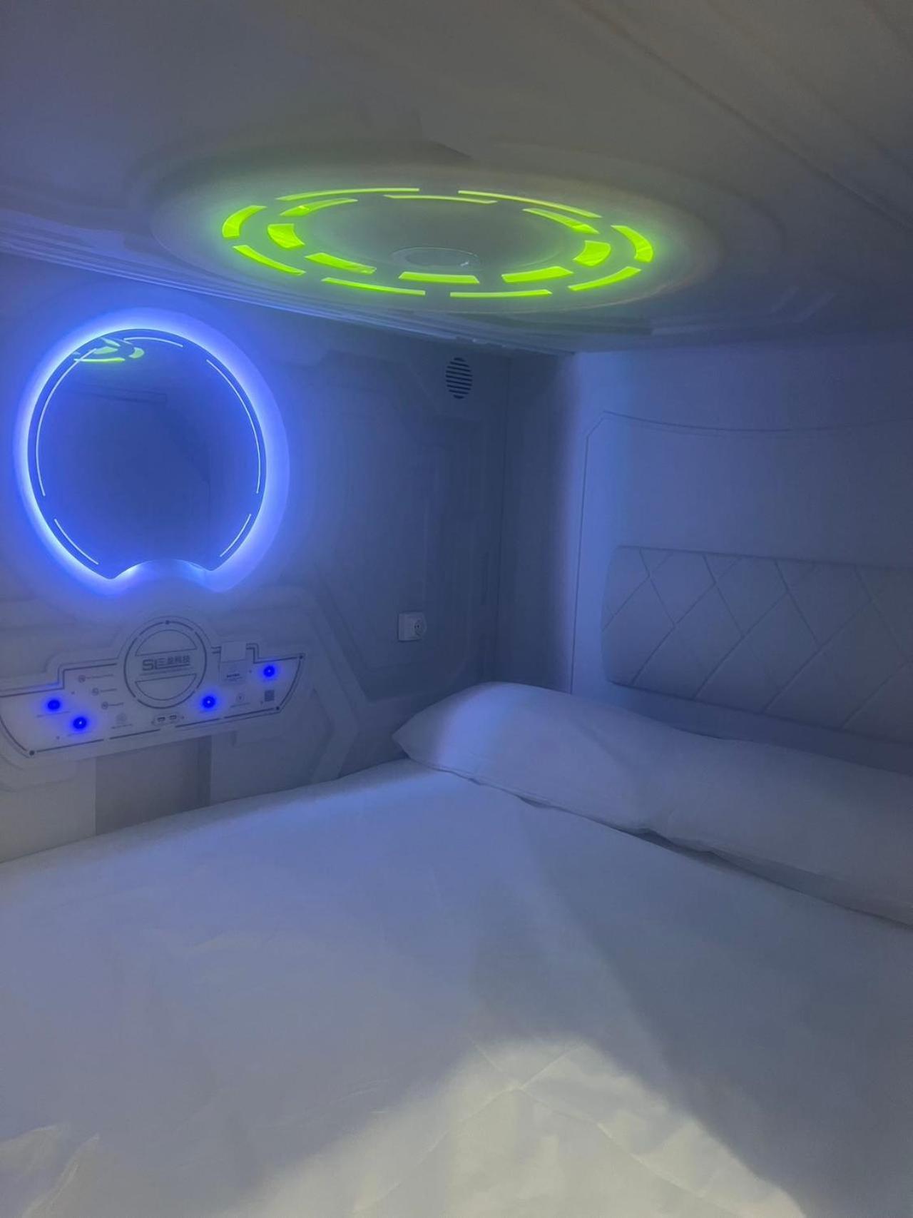 Capsule hotel Air Capsules Airport Gava