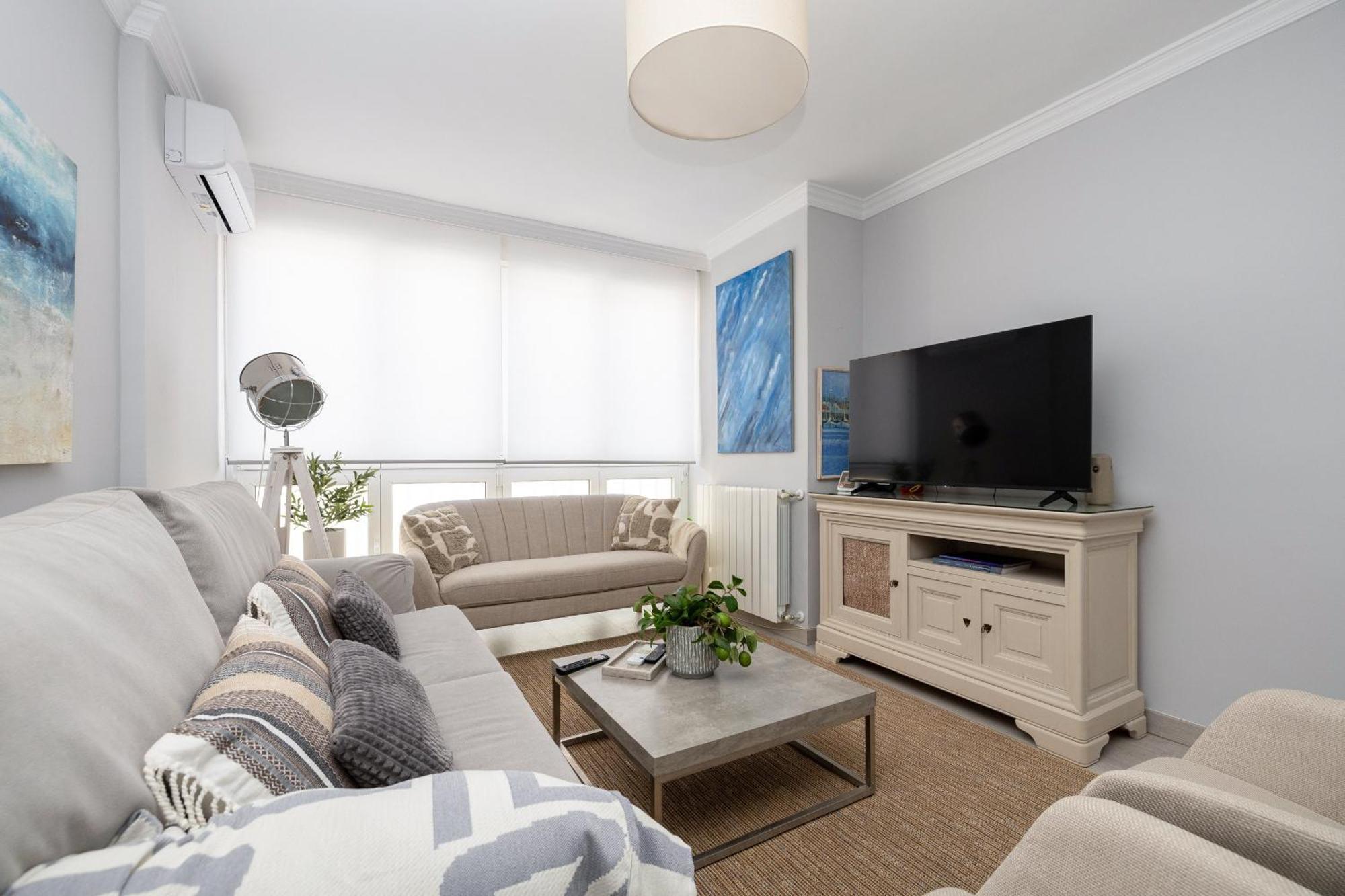 Cozy Familiar Retreat In The Centre Of Apartment