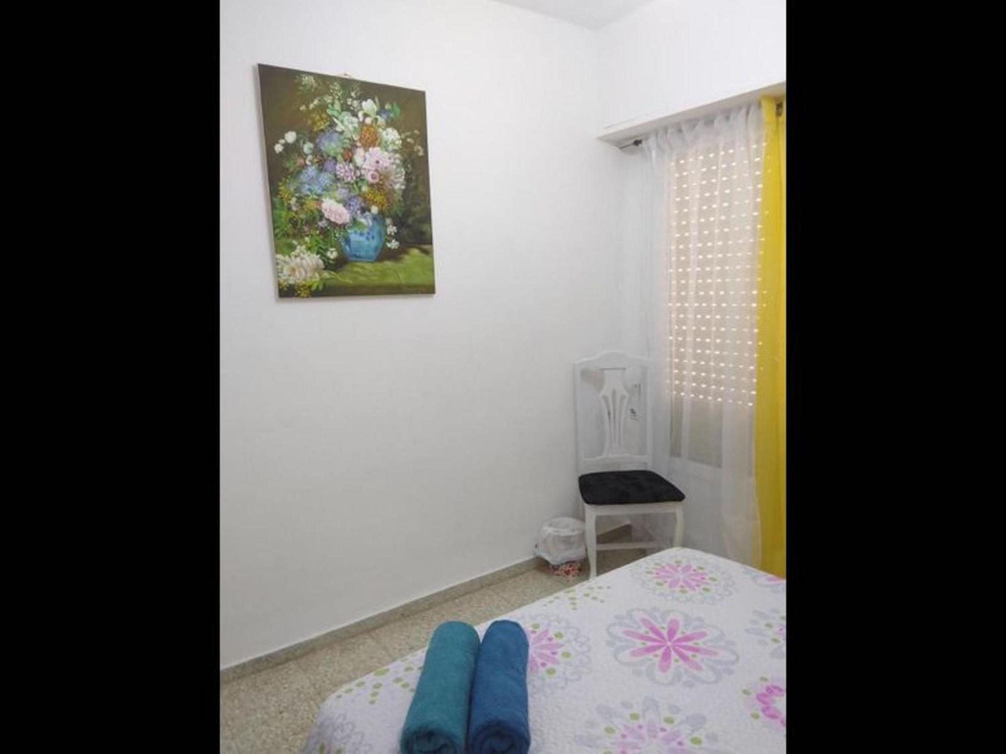 Apartment Deluxe 3 Bedroom Apartment, Balcony, 15 Minutes Walk To And Sys2 Alicante