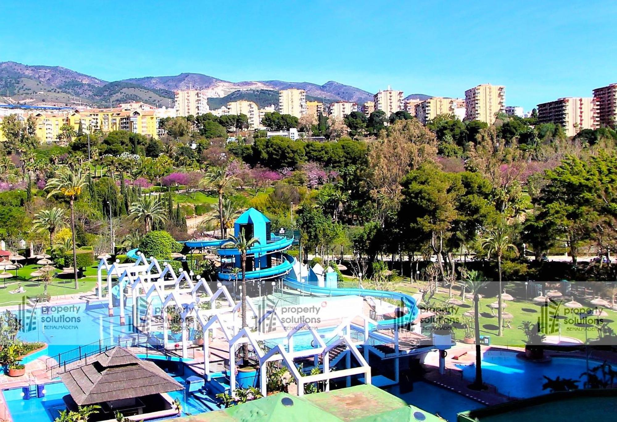 Apartamento 812 Benalbeach. 1ºlinea De Playa. Vistas A La Piscina Y La Montana.
