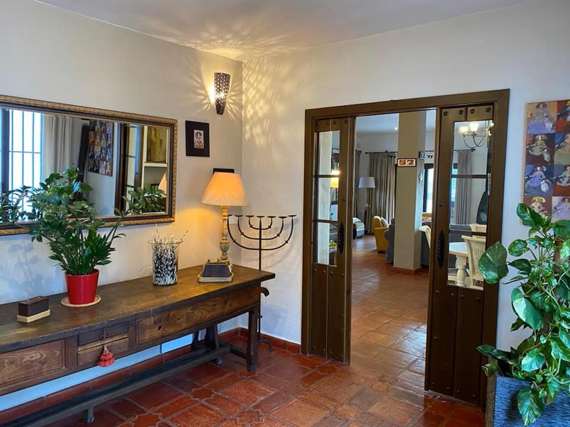 Superb In A Beautiful Location * Pedro Abad