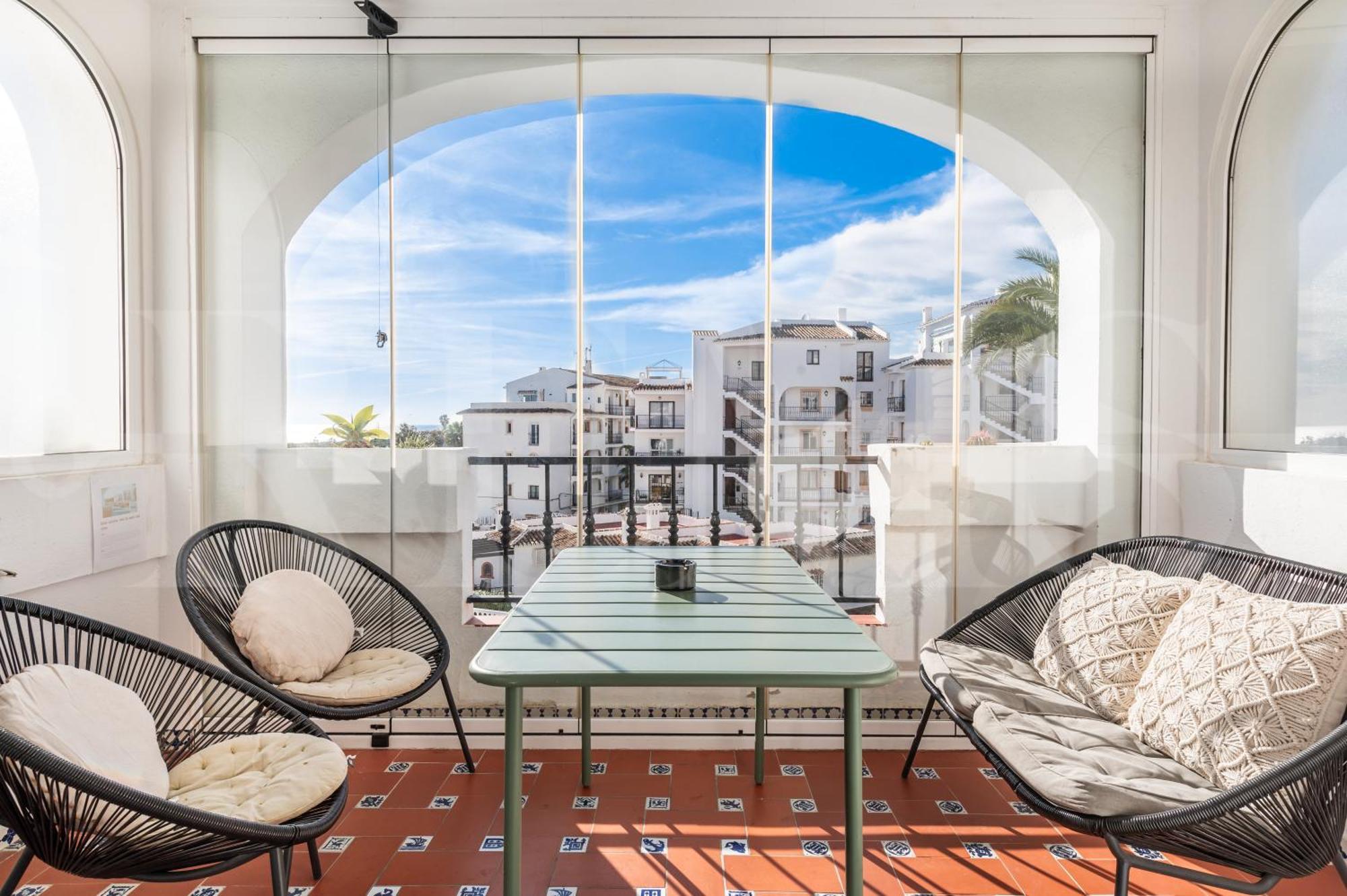 Pool, Sea Views & Parking By Rems